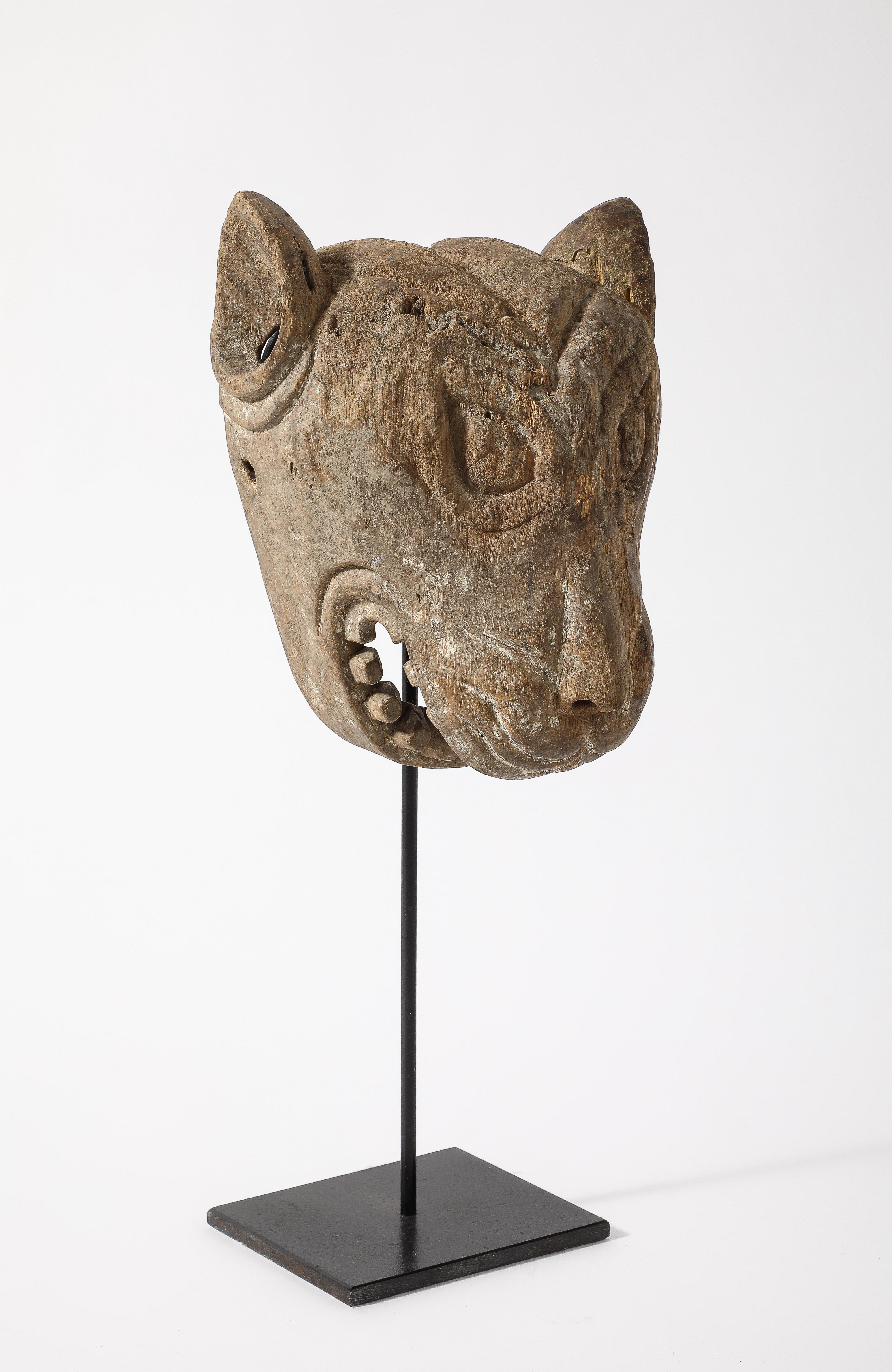 Tibetan late 19th Century Carved Wood Lion Head Sculpture For Sale 3
