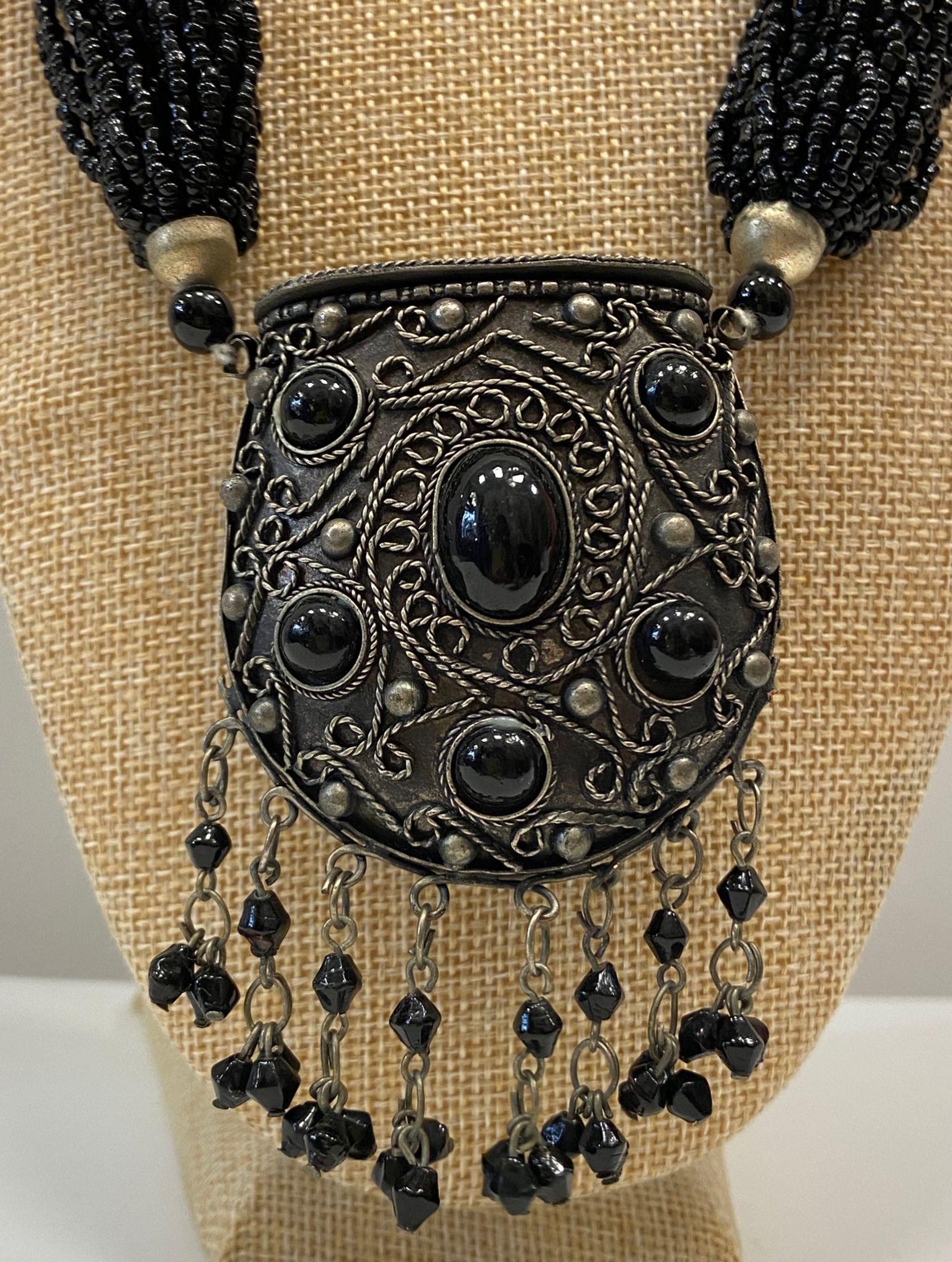 Tibetan necklace made of silver, onyx and bone, 50s For Sale 2