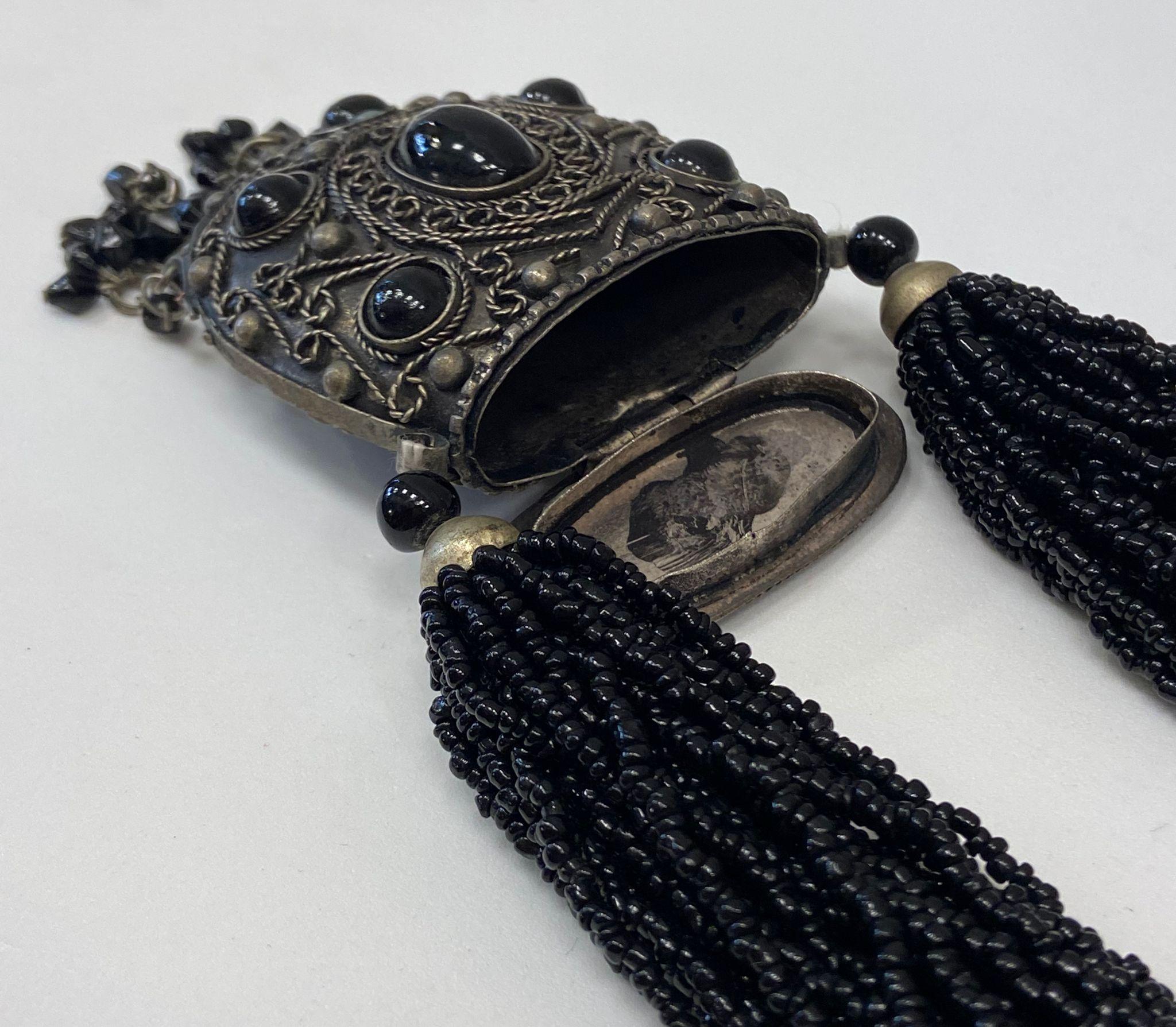 Tibetan necklace made of silver, onyx and bone, 50s For Sale 3