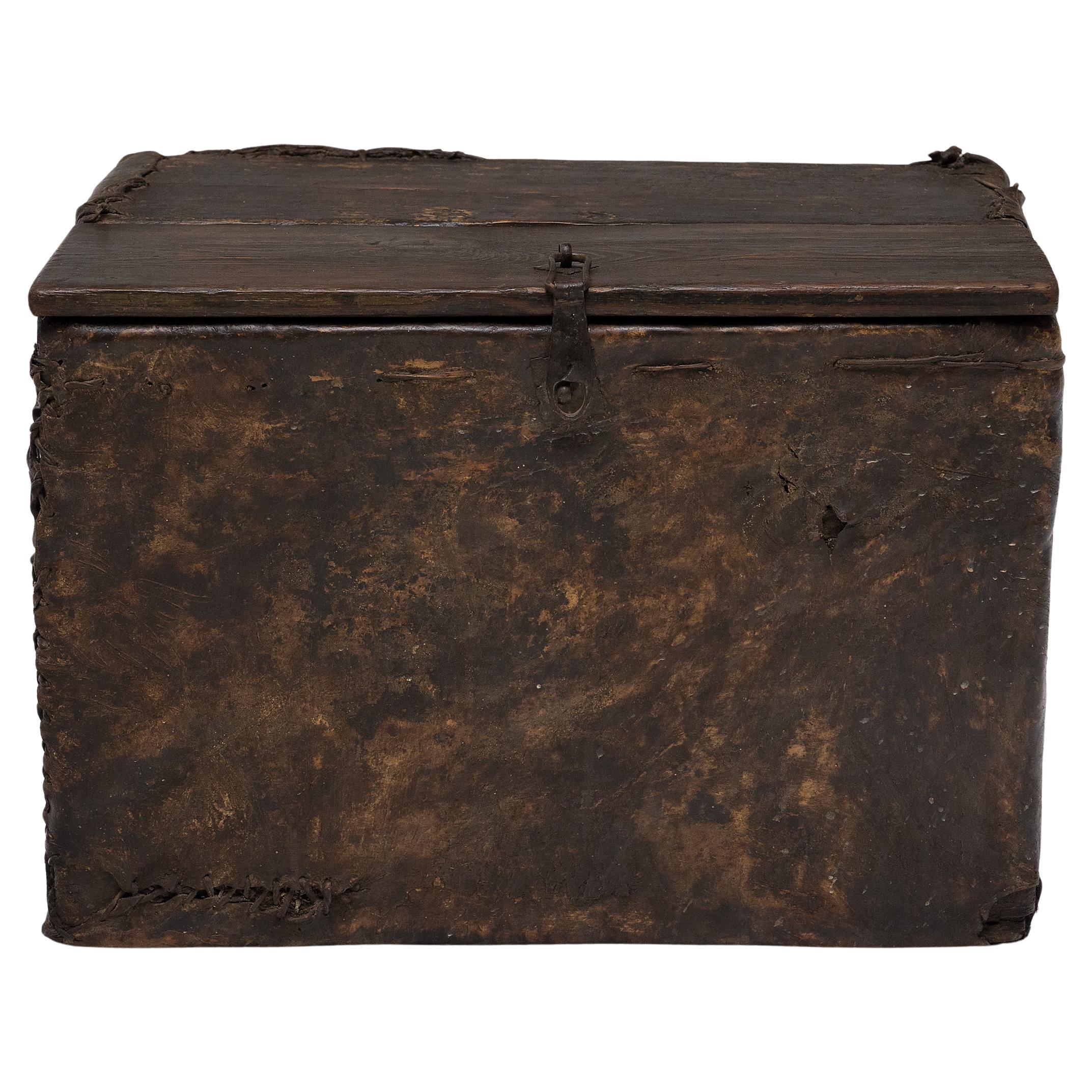 Tibetan Nomad's Hide Trunk, c. 1850 in vendita