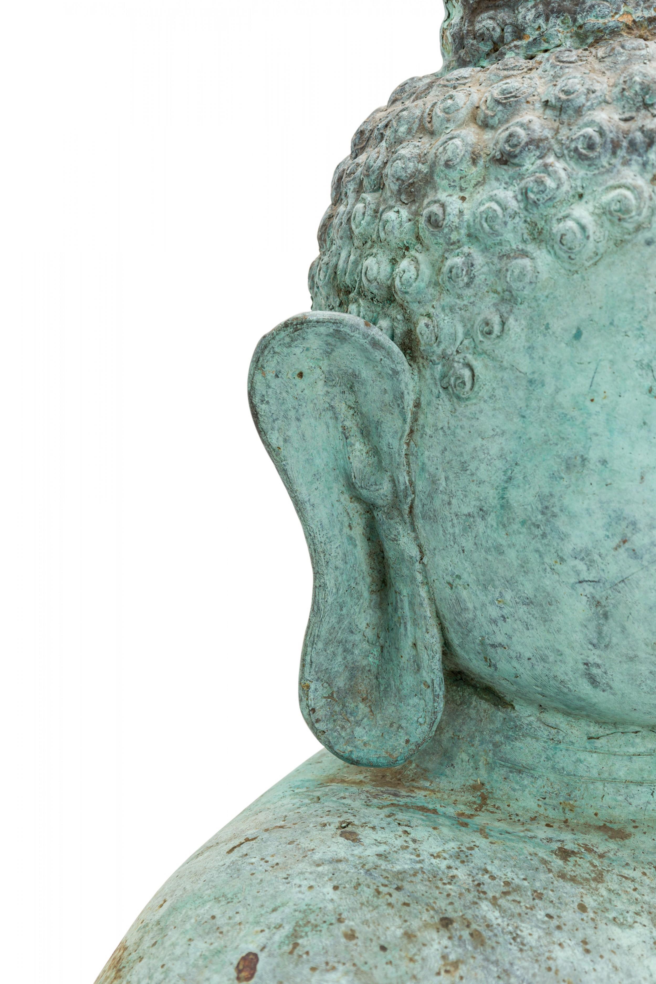 Buddha-Büste aus patinierter Bronze und Messing aus Tibet im Angebot 2