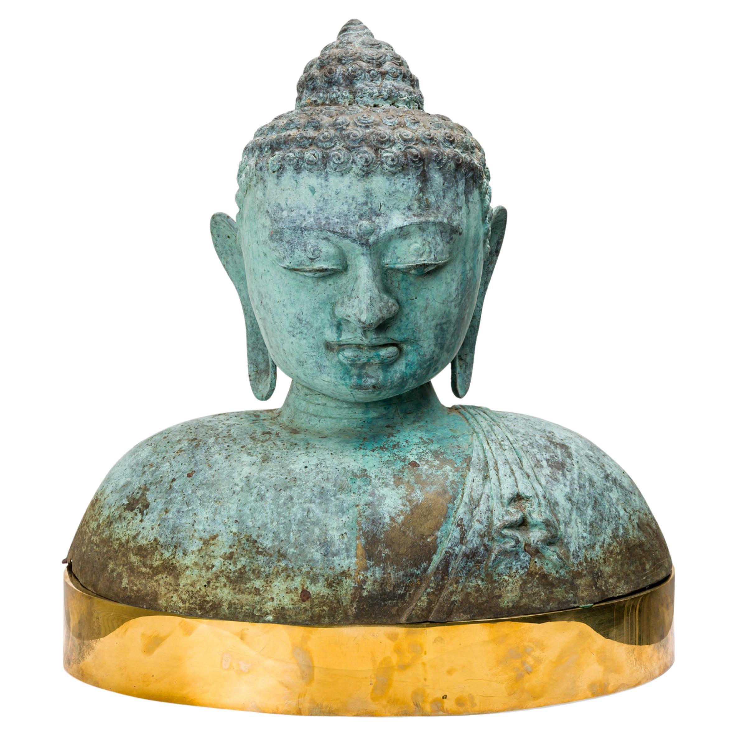 Buste de Bouddha tibétain en bronze patiné et laiton en vente