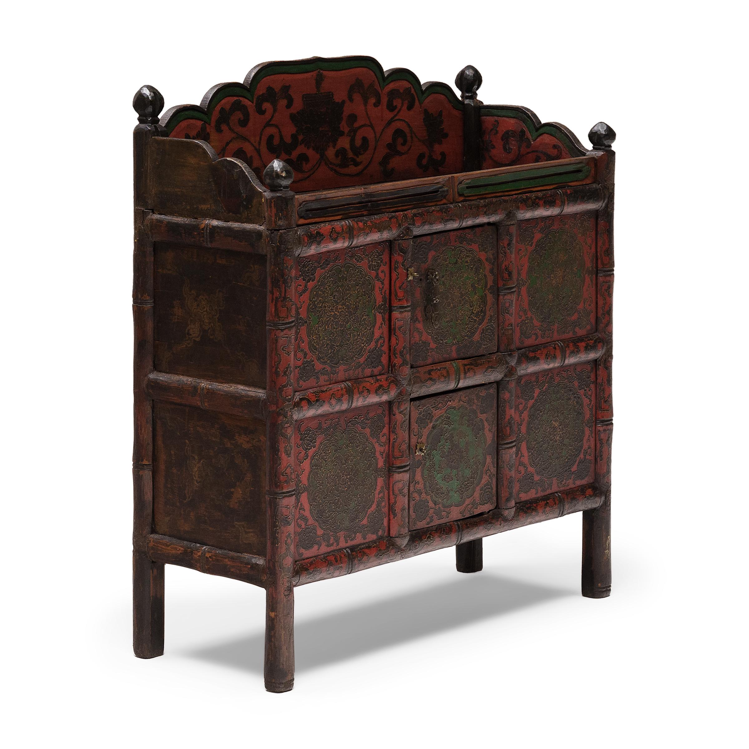 Laqué Table de prière tibétaine Pegam, vers 1850 en vente