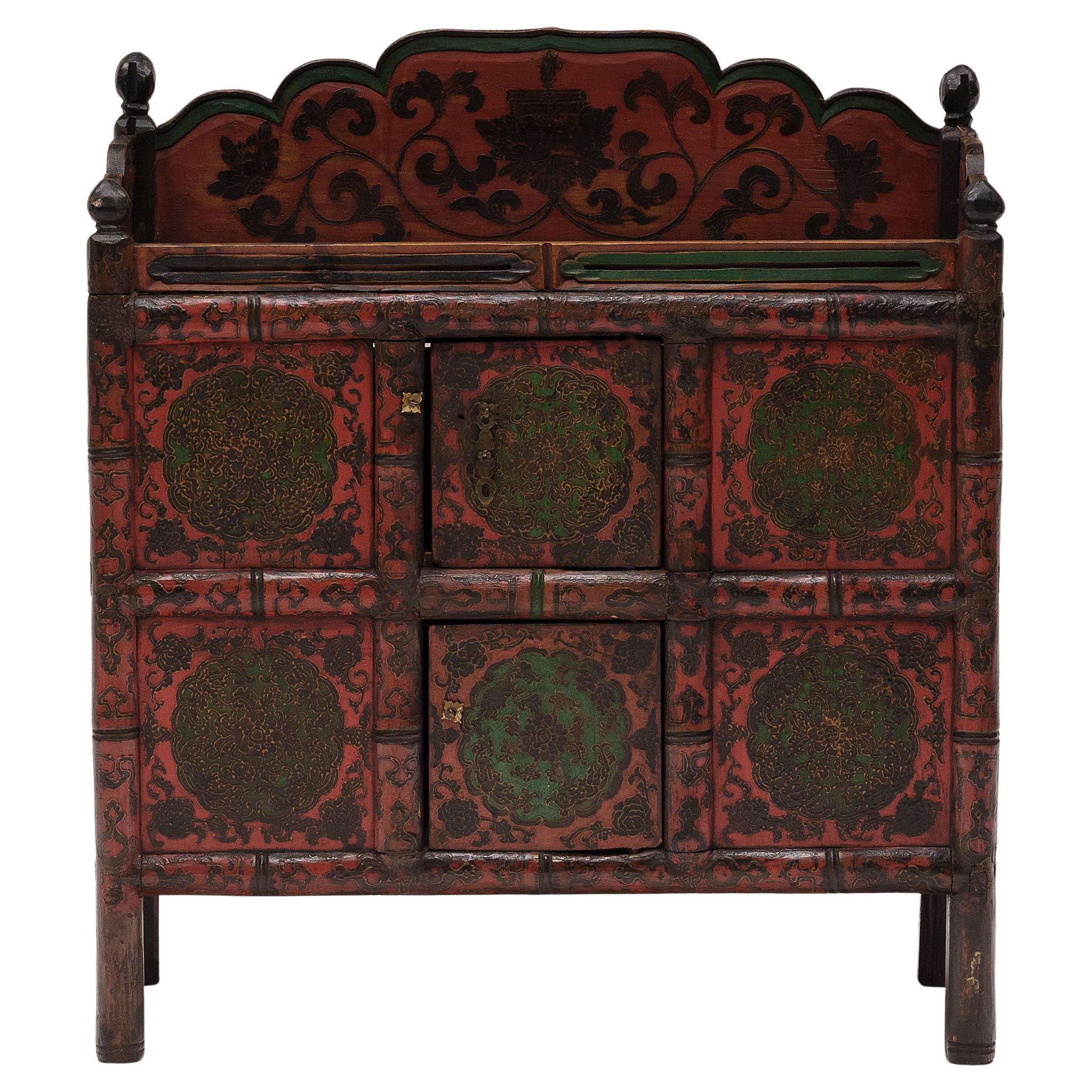 How do I set up a Tibetan altar?