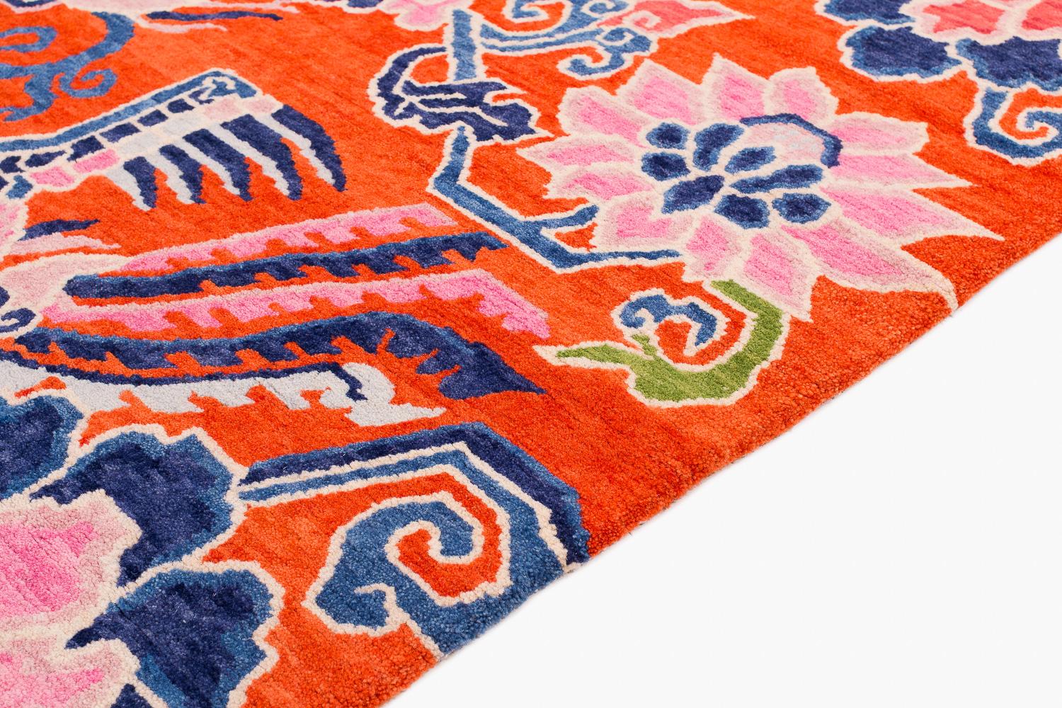 Pareja de Alfombras Tibetanas de Fénix y Accesorio Floral Naranja de Joseph Carini en venta 4