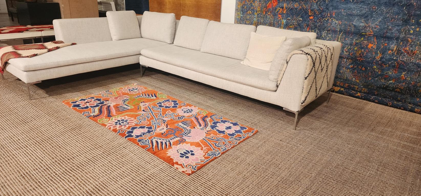 Pareja de Alfombras Tibetanas de Fénix y Accesorio Floral Naranja de Joseph Carini en venta 8