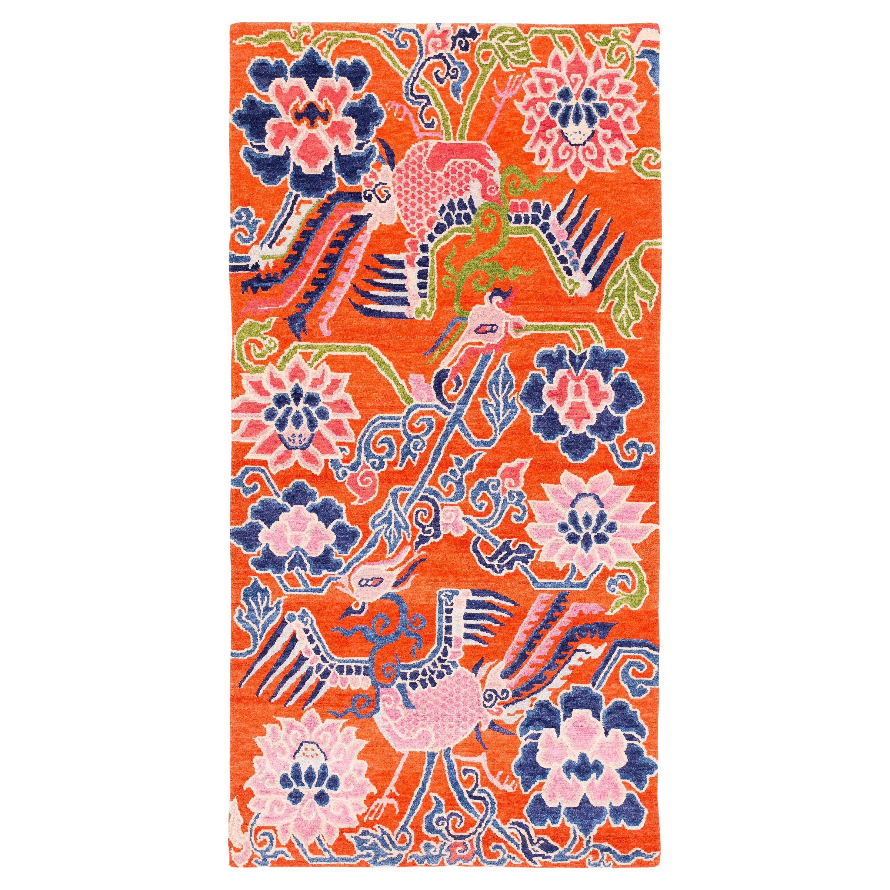 Inspirada en antiguos diseños tibetanos, Lotus Garden, es una pequeña alfombra de calle que forma parte de la colección de alfombras 3x6s de Joseph Carini. Notable por su fantástico campo naranja y su expresivo diseño, esta alfombra arrojadiza