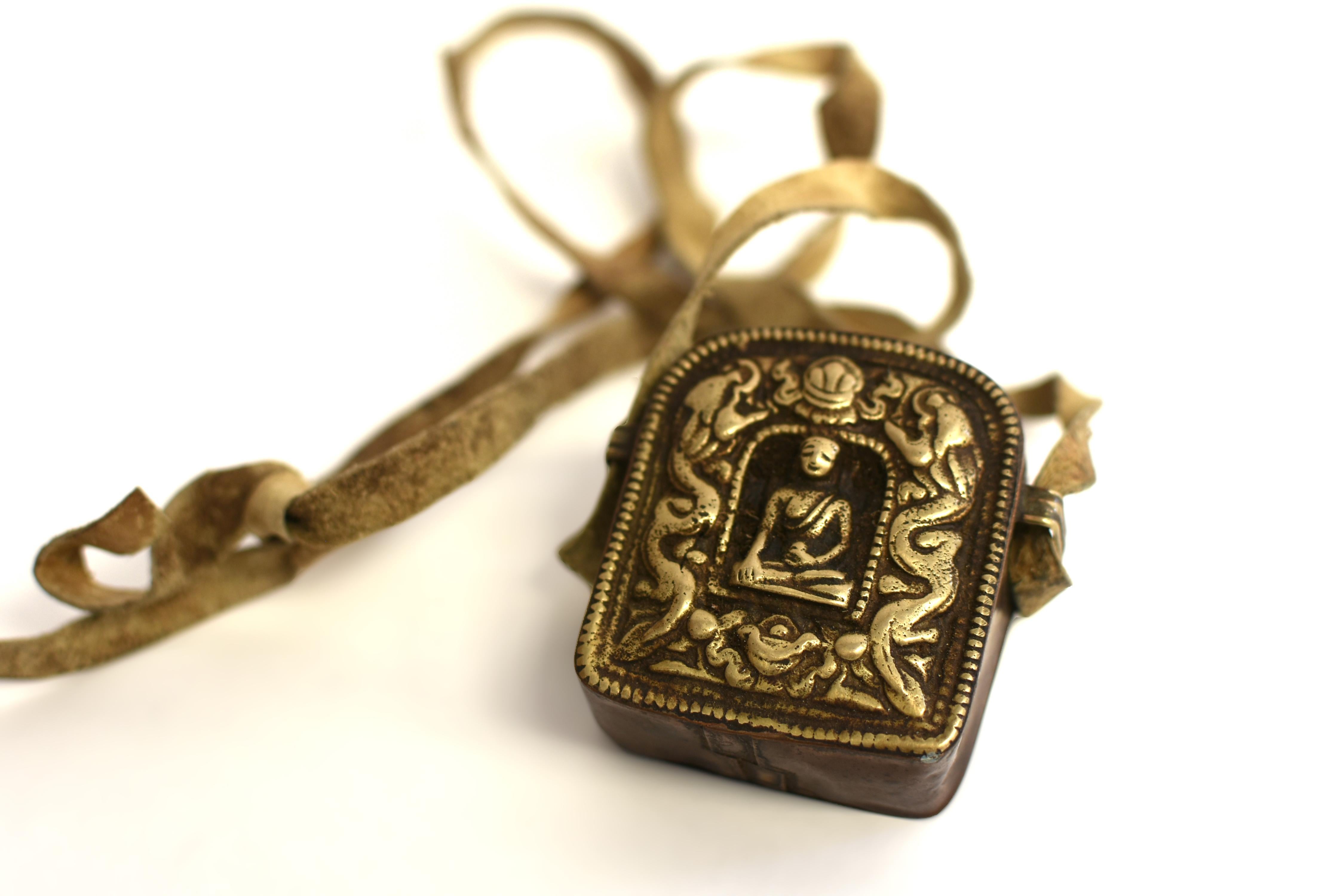 Tibetan Protection Set Amulet and Phurba For Sale 4