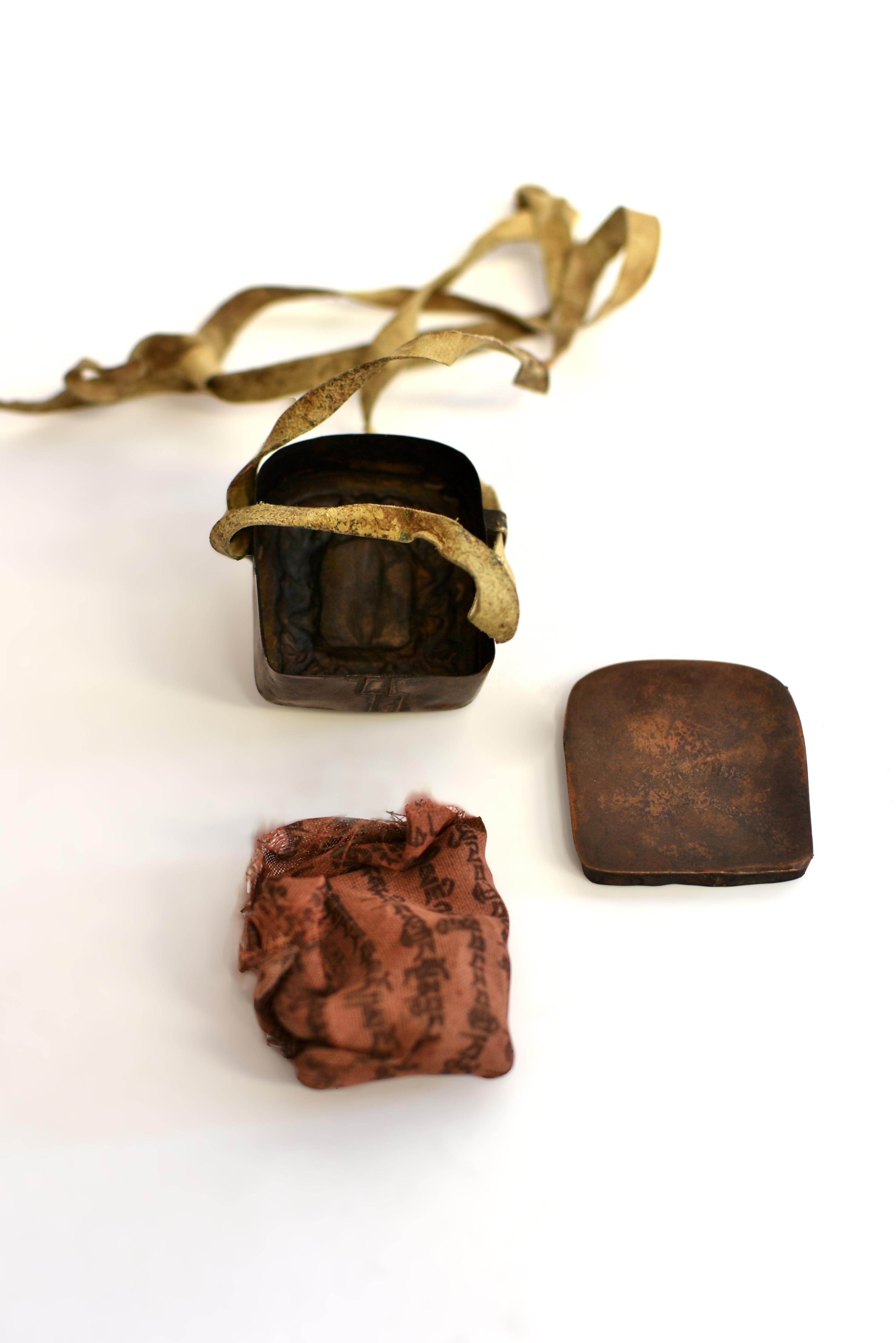 Tibetan Protection Set Amulet and Phurba For Sale 6