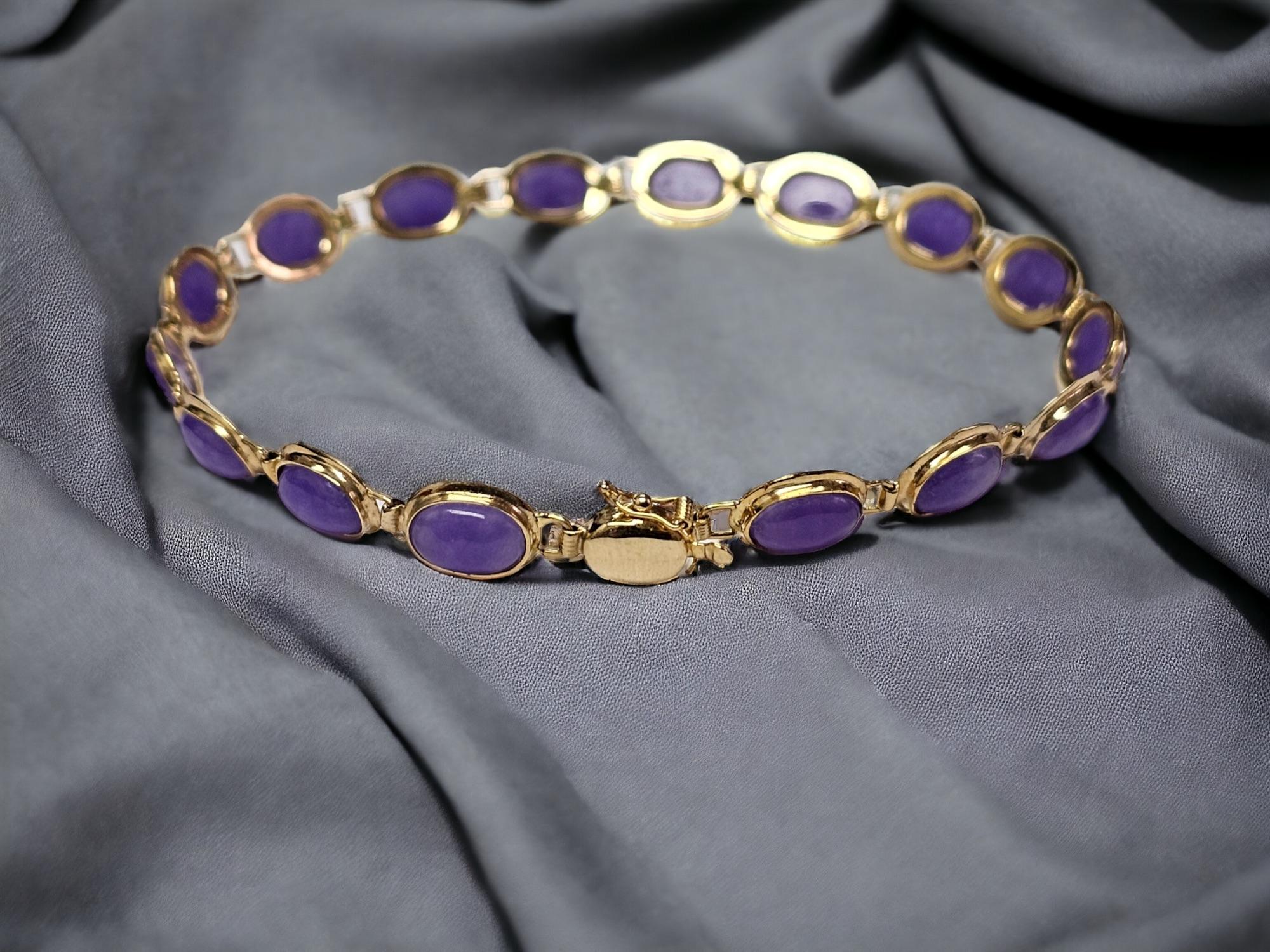 Tibetan Purple Lavender Jadeite Beaded Bracelet (with 14K Solid Yellow Gold) For Sale 4