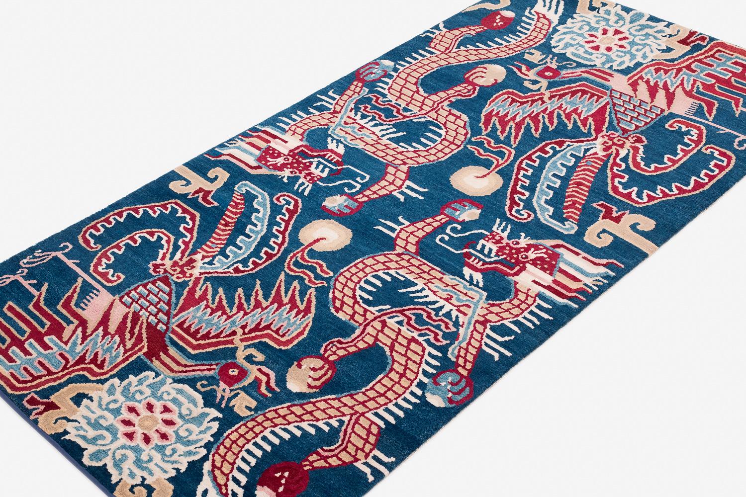 Alfombra de lana tibetana roja y azul Phoenix Dragon Accessory by Joseph Carini en venta 3