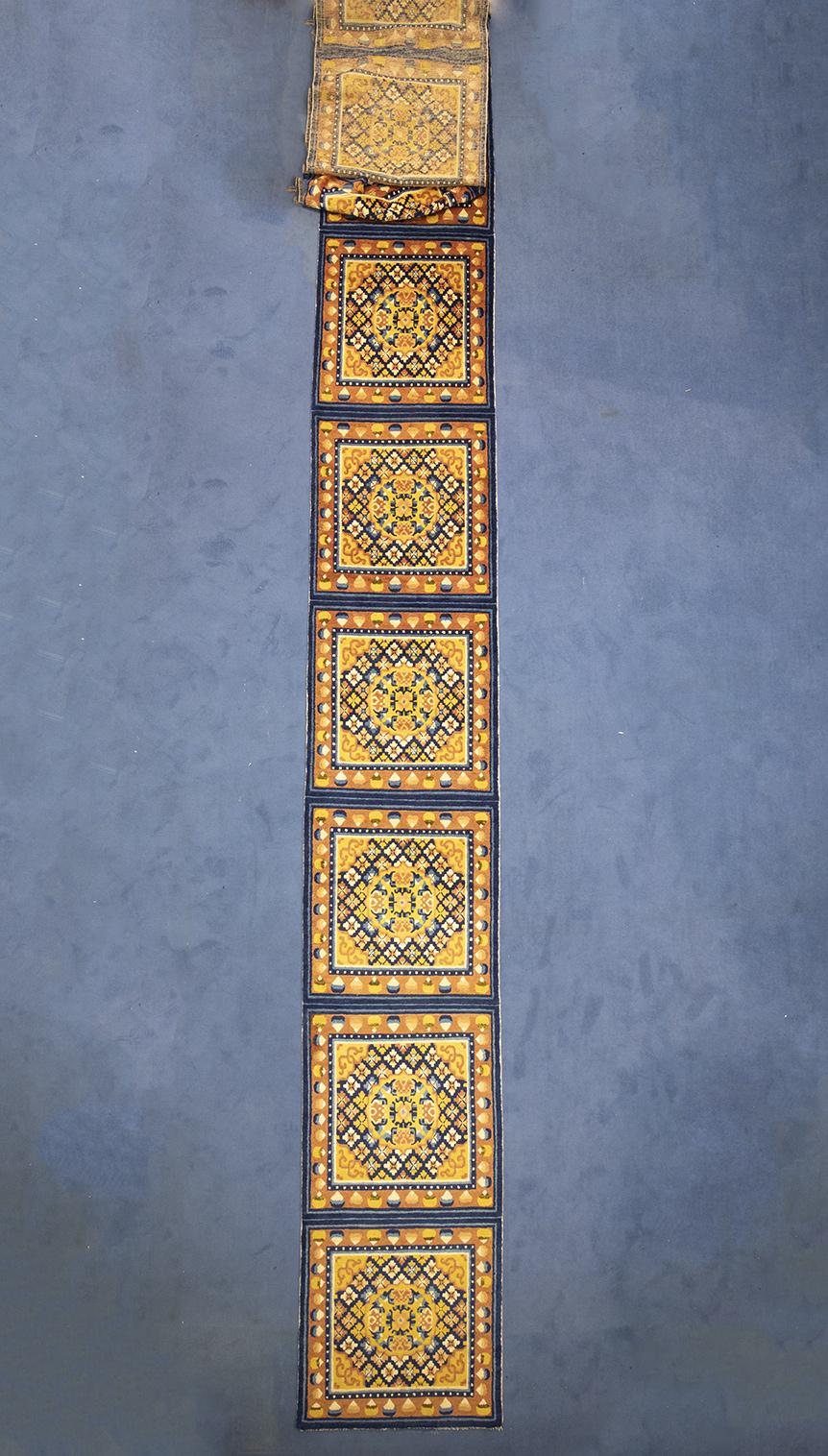 Tibetischer Teppich im antiken Tempeldesign im Angebot 3