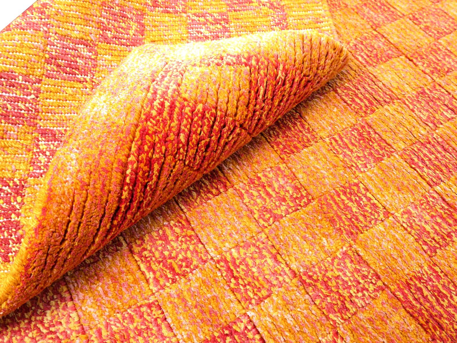 Tibetischer Teppich aus handgeknüpfter Seide und Wolle, Meditationsmatten Kampa Dzong Djoharian Design im Angebot 5