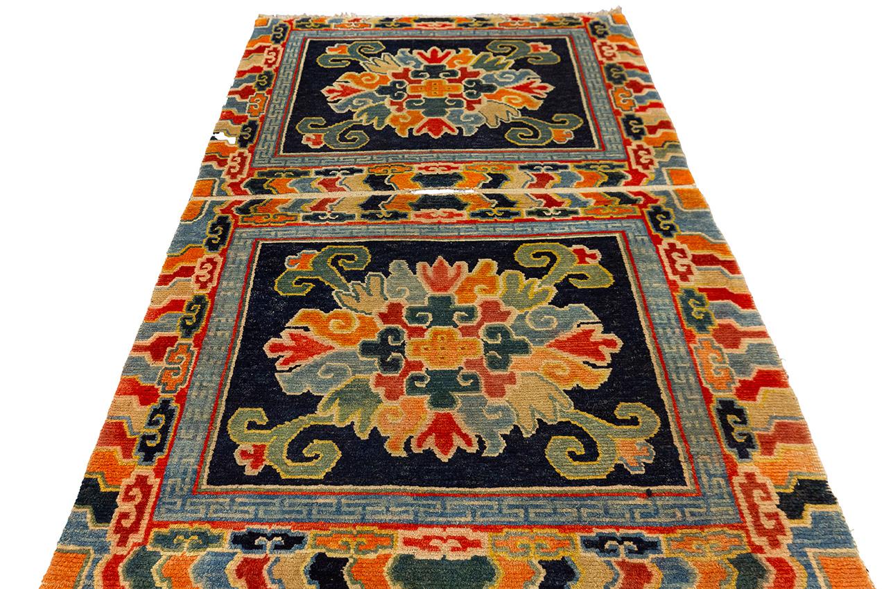 Tibetischer Teppich, spezielles mehrfarbiges Design, 19. Jahrhundert (Handgeknüpft)