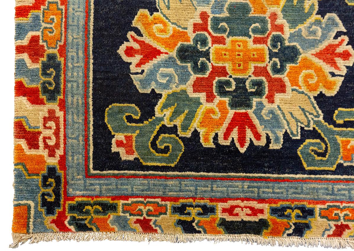 Tibetischer Teppich, spezielles mehrfarbiges Design, 19. Jahrhundert (Wolle)