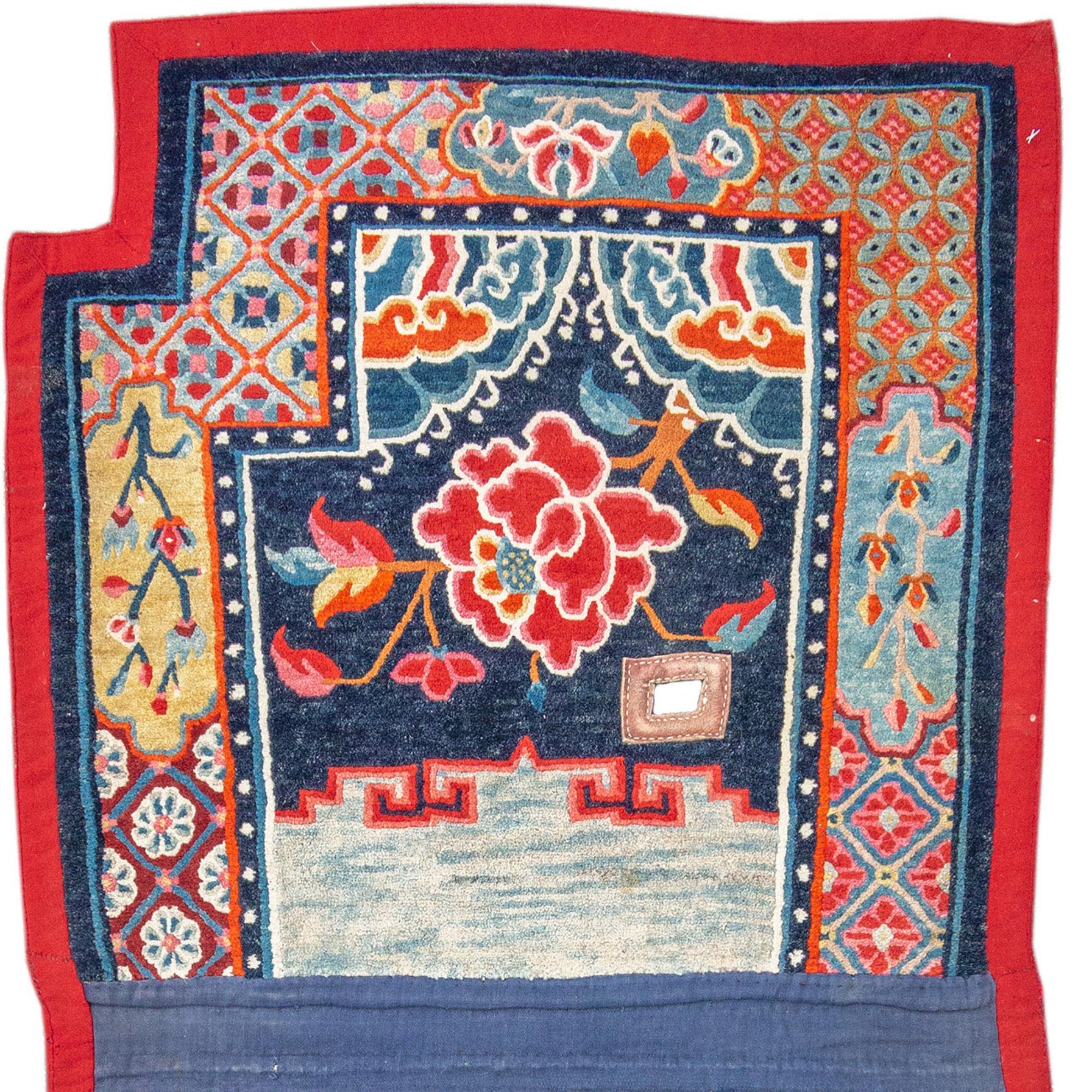 Tapis de selle tibétain, début du 20e siècle

Informations supplémentaires :
Dimensions : 4'6