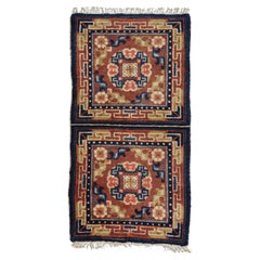 Tibetischer halb-antiker tibetischer Teppich mit Medaillon aus Wolle in verschiedenen Farben, ca. 1940