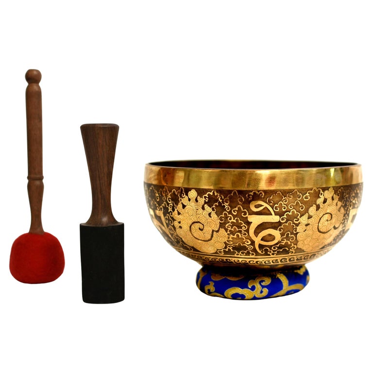 Tibetan Singing Bowl Peony 9.25" Tone E For Sale at 1stDibs