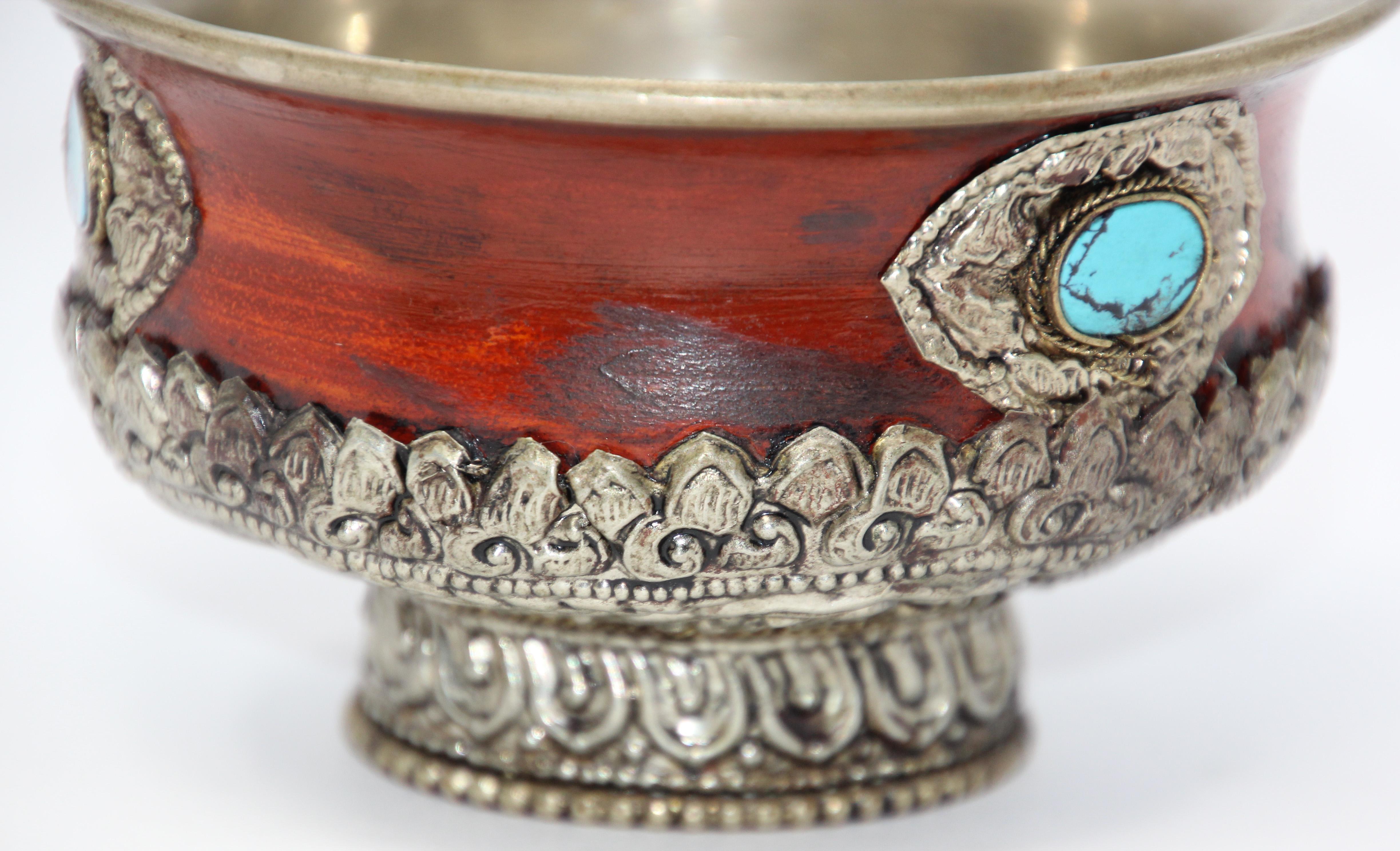 Tibetan Style Metal Ceremonial Offering Bowl In Good Condition In North Hollywood, CA