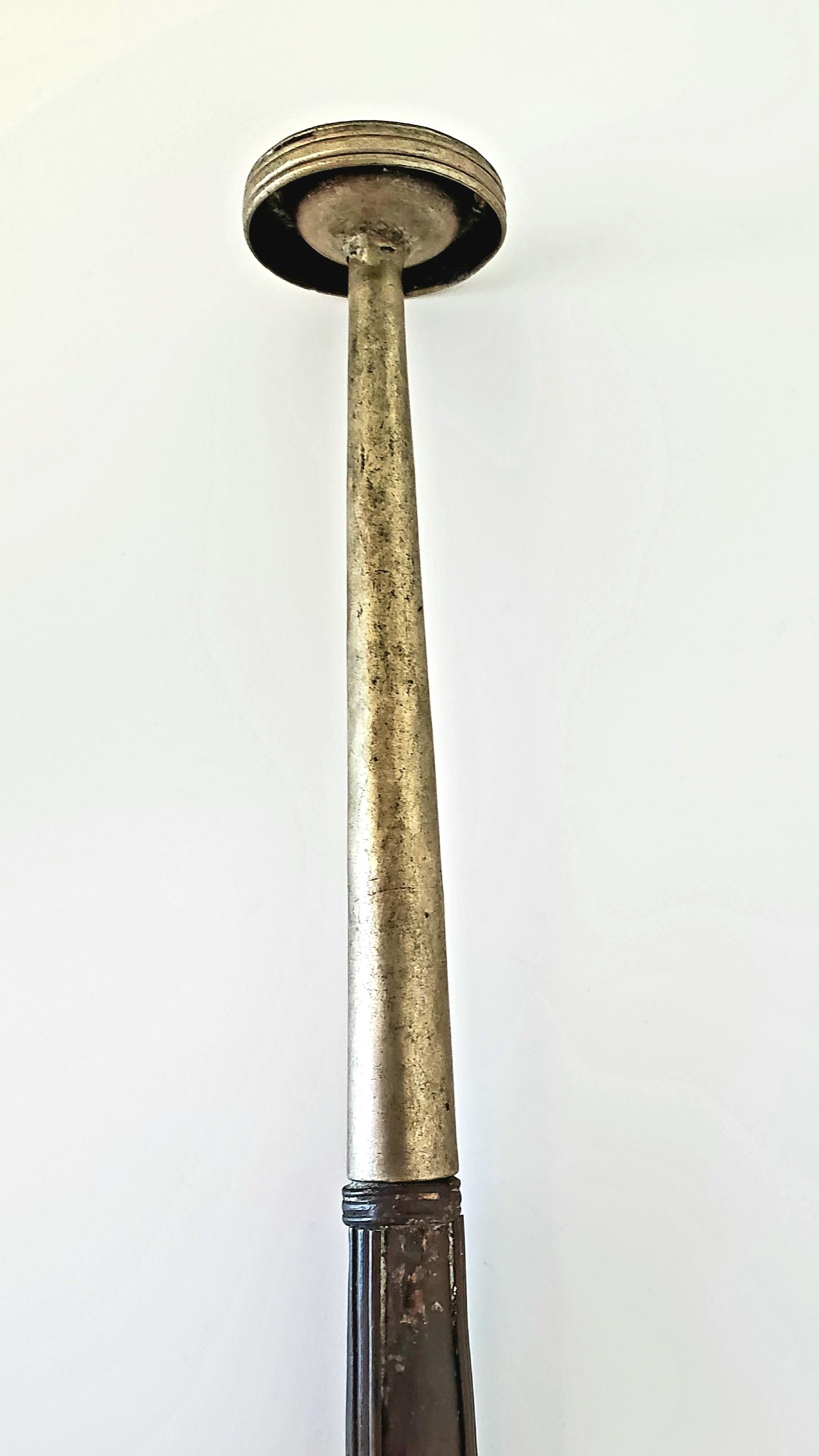 Antikes tibetisches Teleskophorn oder Dungchen aus Messing und Silber im Angebot 1