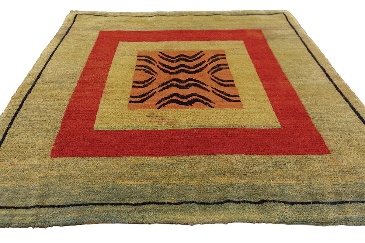 Tibetan Tiger Rug In Good Condition For Sale In Ferrara, IT