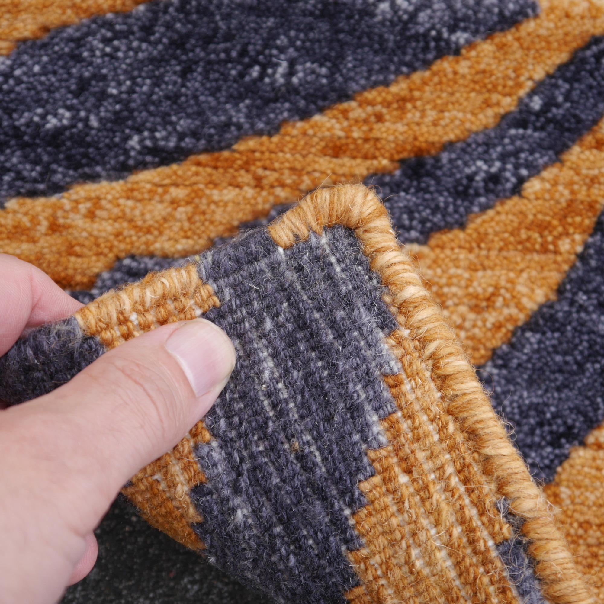 Tibetan Tiger Rug Hand Knotsted In Wool Rust Graphite by Djoharian Collection en vente 1