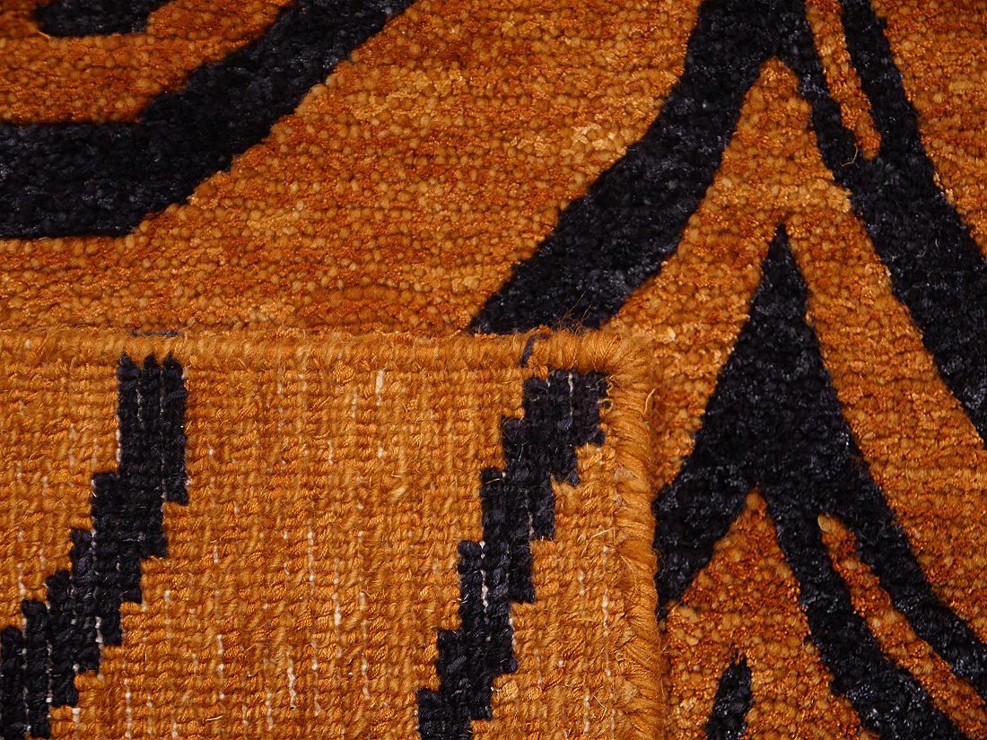 Tibetan Tiger Rug Hand Knotted Wool Rust Silk Graphite by Djoharian Collection In New Condition For Sale In Lohr, Bavaria, DE