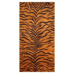 Tibetischer Tigerteppich aus handgeknüpfter Wolle und rostfarbenem Seidengraphit von Djoharian Collection