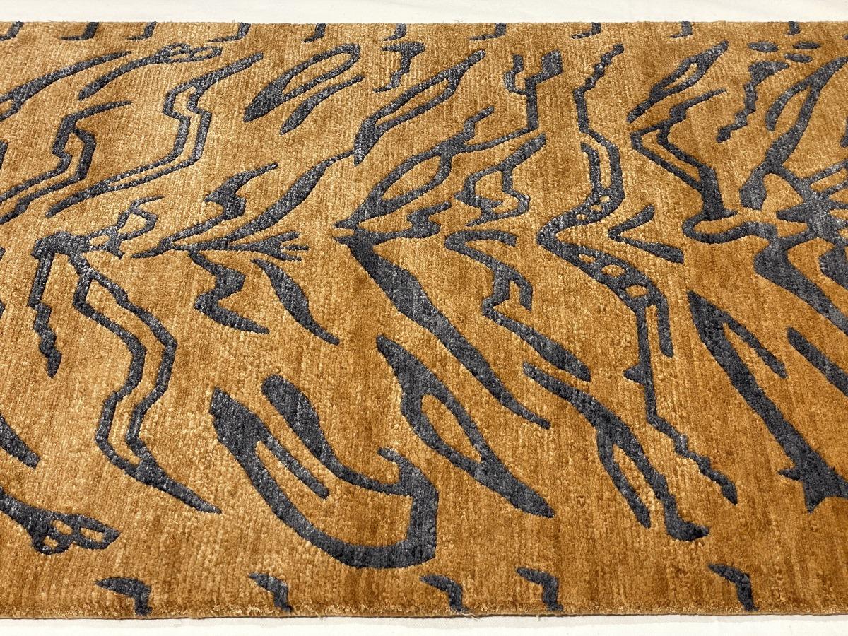 Tibetan Tiger Rug Hand Knotted Wool Silk Amber Charcoal by Djoharian Collection In New Condition For Sale In Lohr, Bavaria, DE
