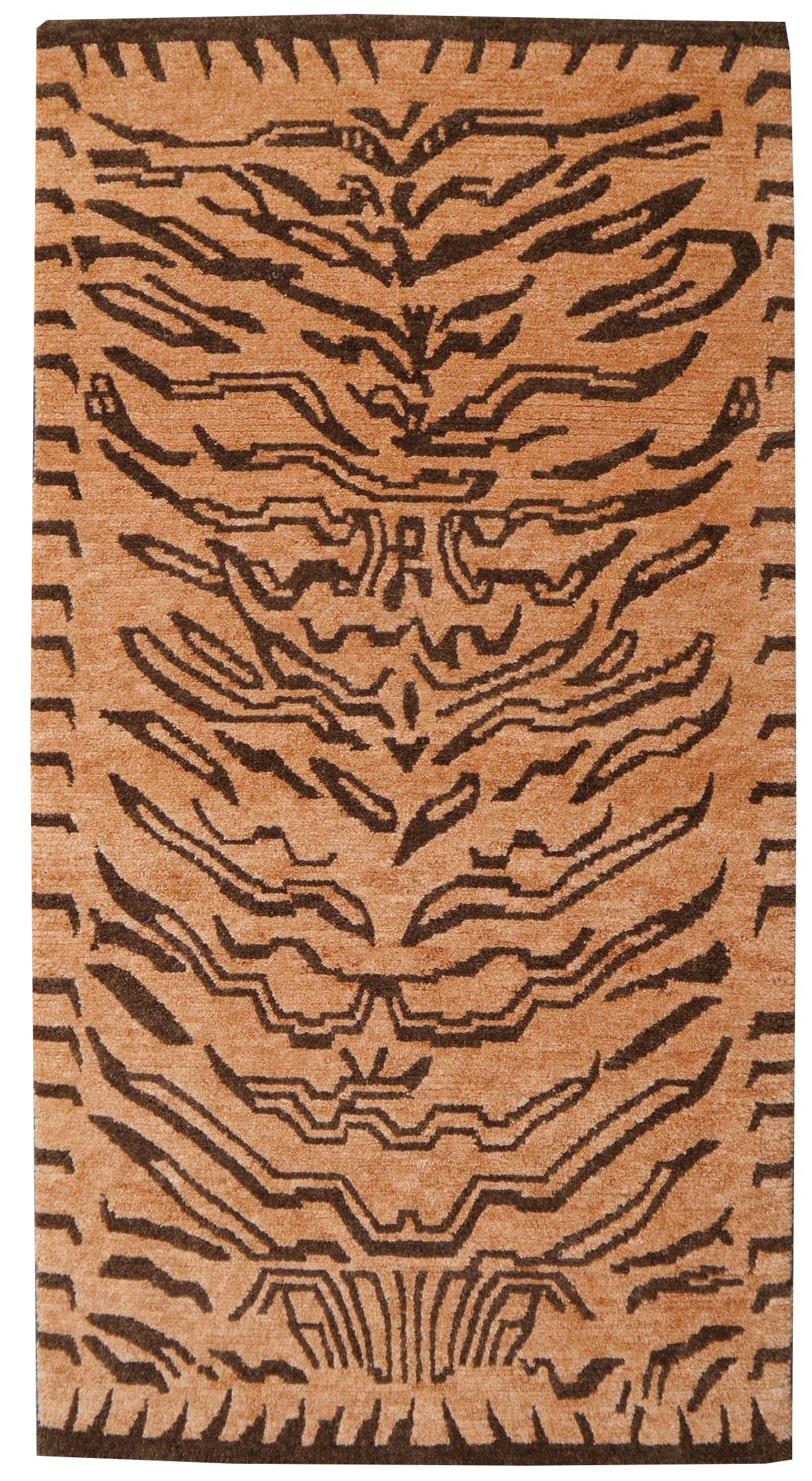 Tapis tibétain en pure laine brune ambrée nouée à la main par Djoharian Collection en vente 4
