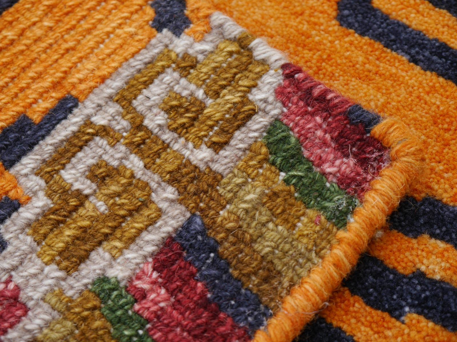 Tibetischer Tigerteppich aus reiner Wolle, handgeknüpft von Djoharian Kollektion, antikes Design im Angebot 4