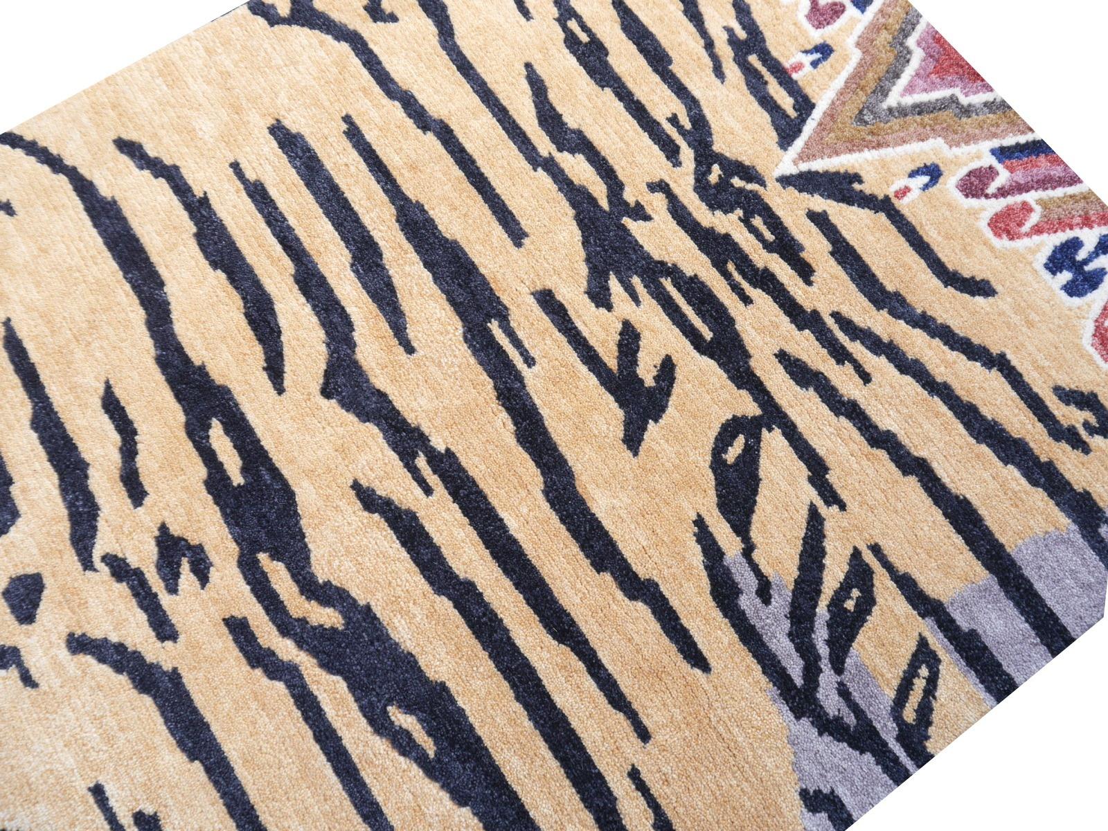 Tapis tibétain en pure laine nouée à la main par Djoharian Collection Antique Design en vente 6