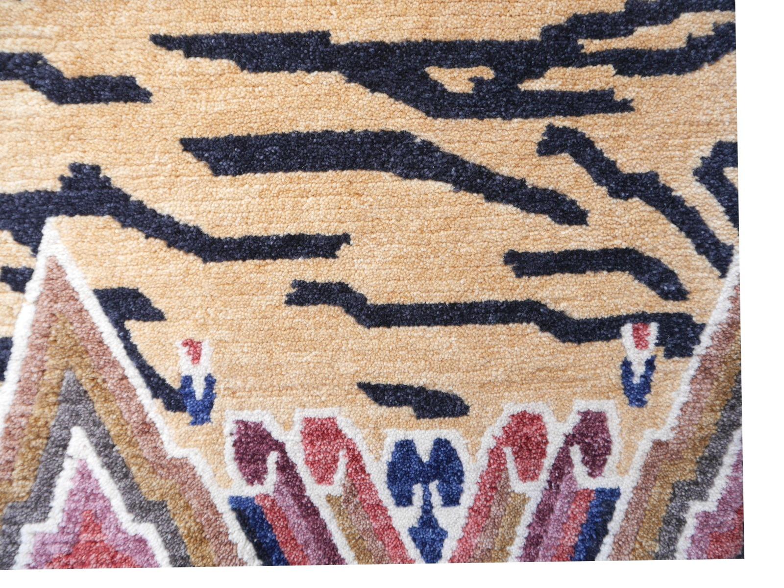 Art déco Tapis tibétain en pure laine nouée à la main par Djoharian Collection Antique Design en vente