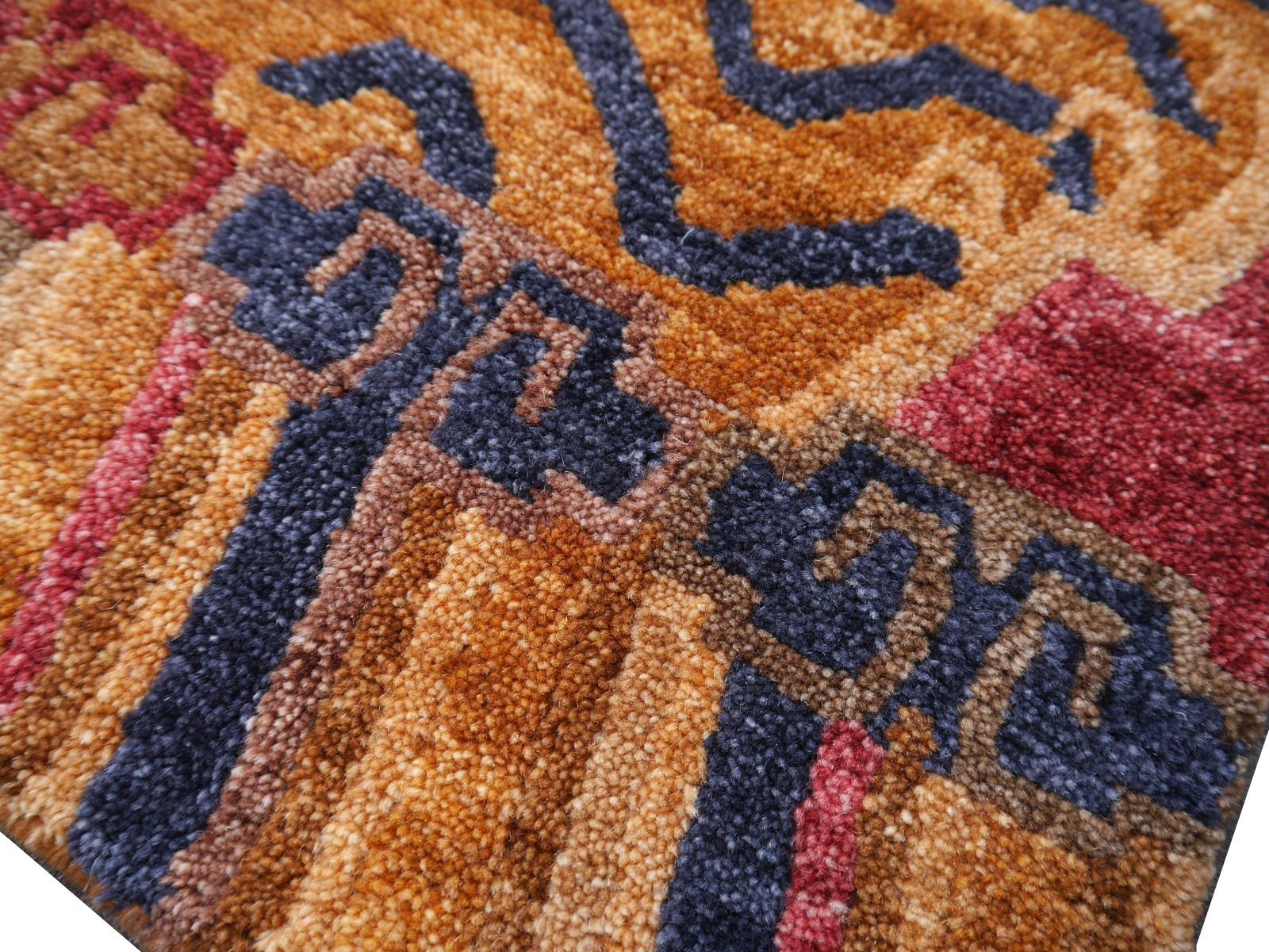 Tapis tibétain en pure laine nouée à la main par Djoharian Collection Antique Design 3