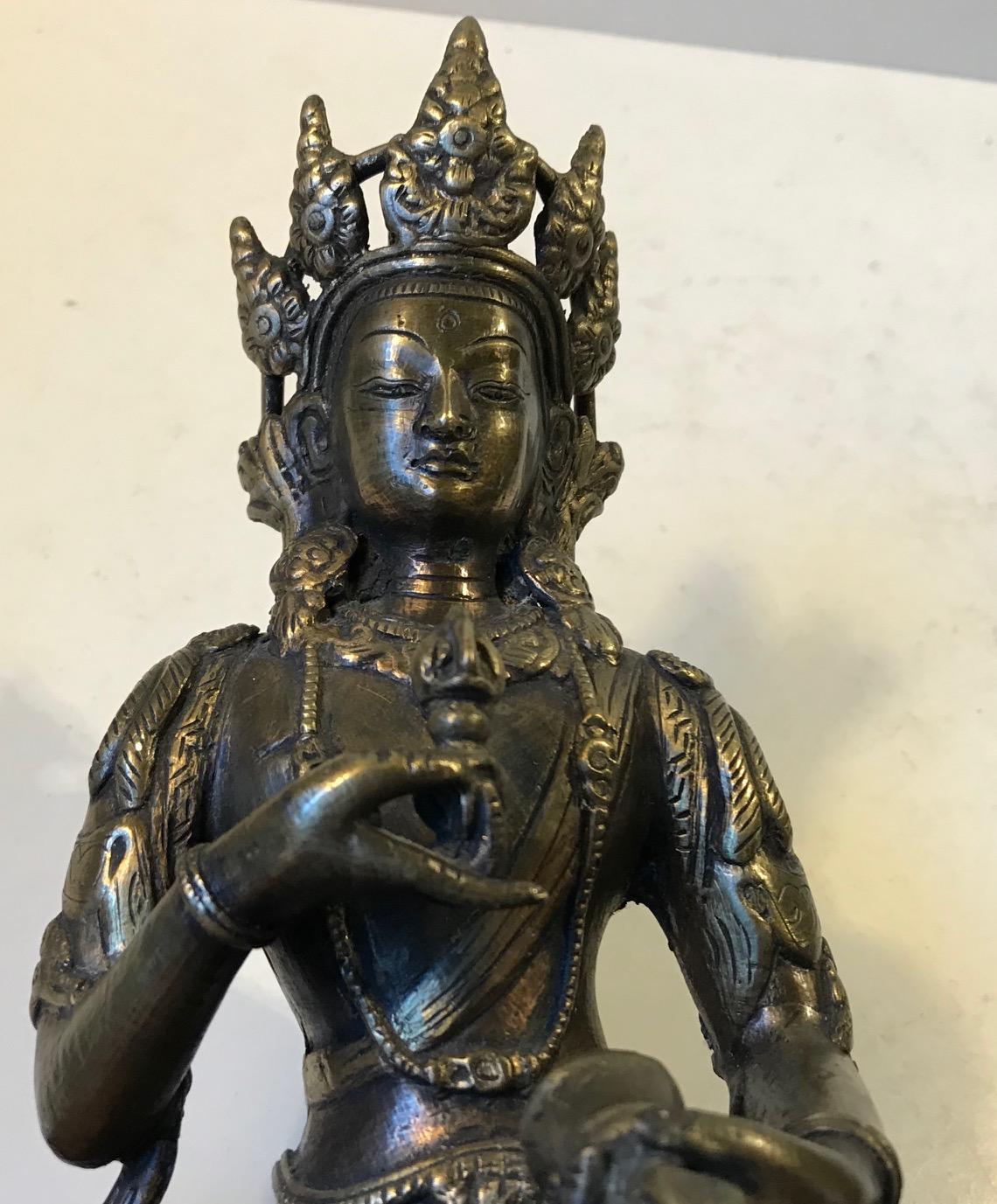 Tibetischer Vajrasattva-Buddha in Bronze, 19. Jahrhundert im Angebot 9