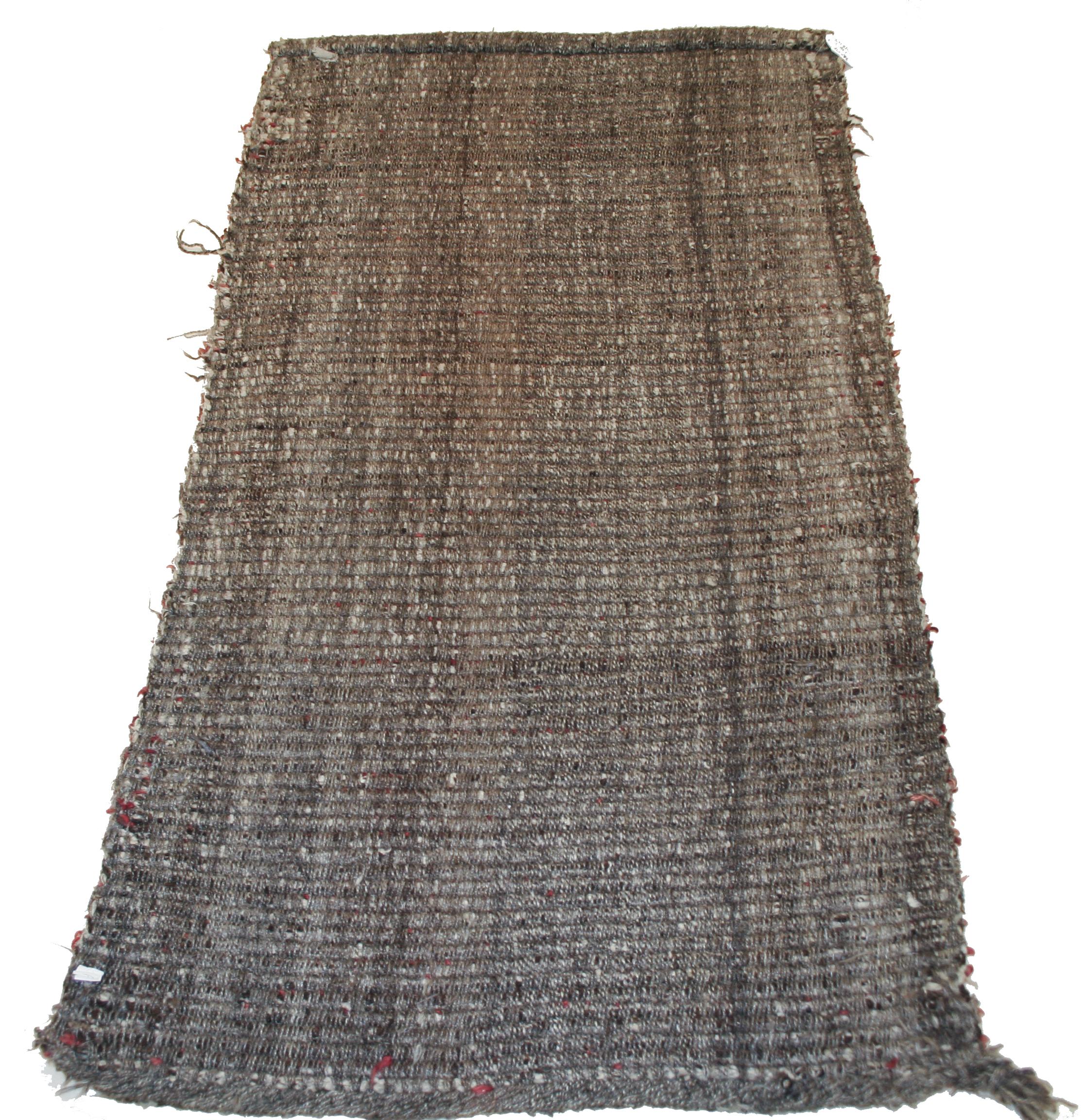 Ein ziemlich einzigartiges Beispiel für einen einfarbigen Wangden-Teppich, der sich durch die charakteristische Rückseite mit Kettfäden auszeichnet. Typisch für die Gruppe ist die Verwendung von lanolinreicher Wolle, die dem Rot einen besonderen