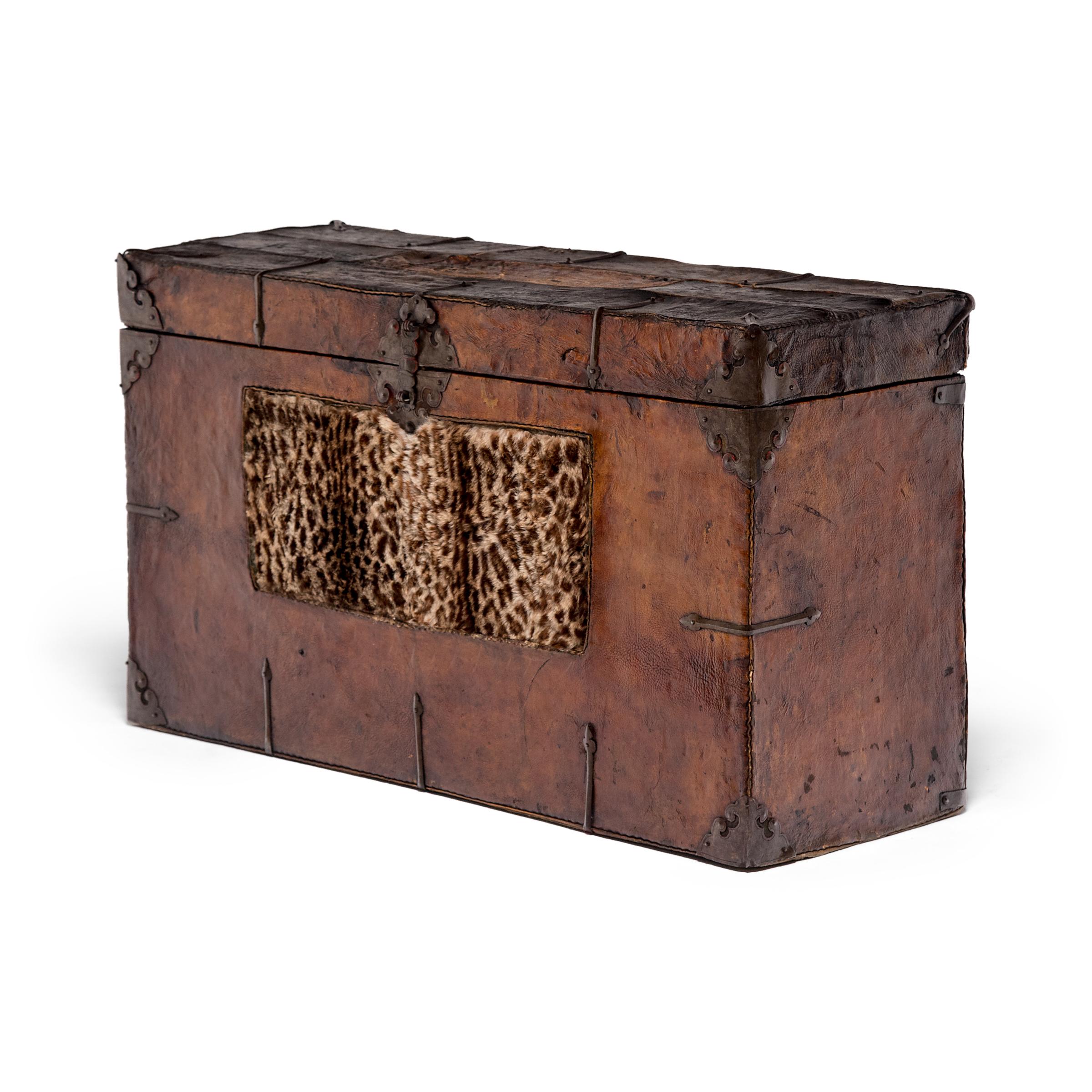 Made of humble pine, this gorgeous Tibetan trunk nevertheless impresses with perfect proportions and a timeless, minimal design. The trunk dates to the late 19th century, a period that saw a distinctive style of medium-sized chests finished with