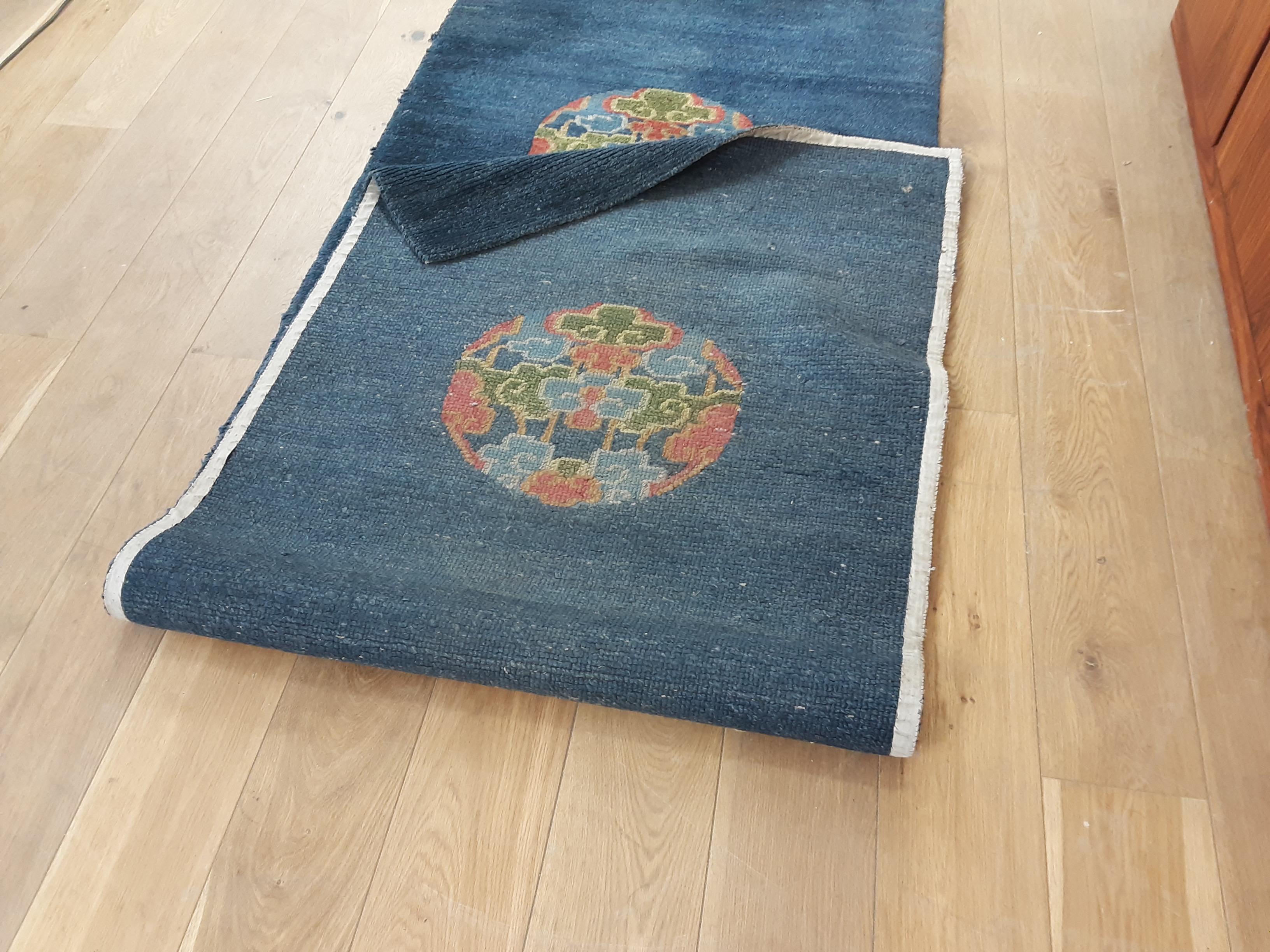 Tibetian Art Deco Rug In Good Condition For Sale In London, GB