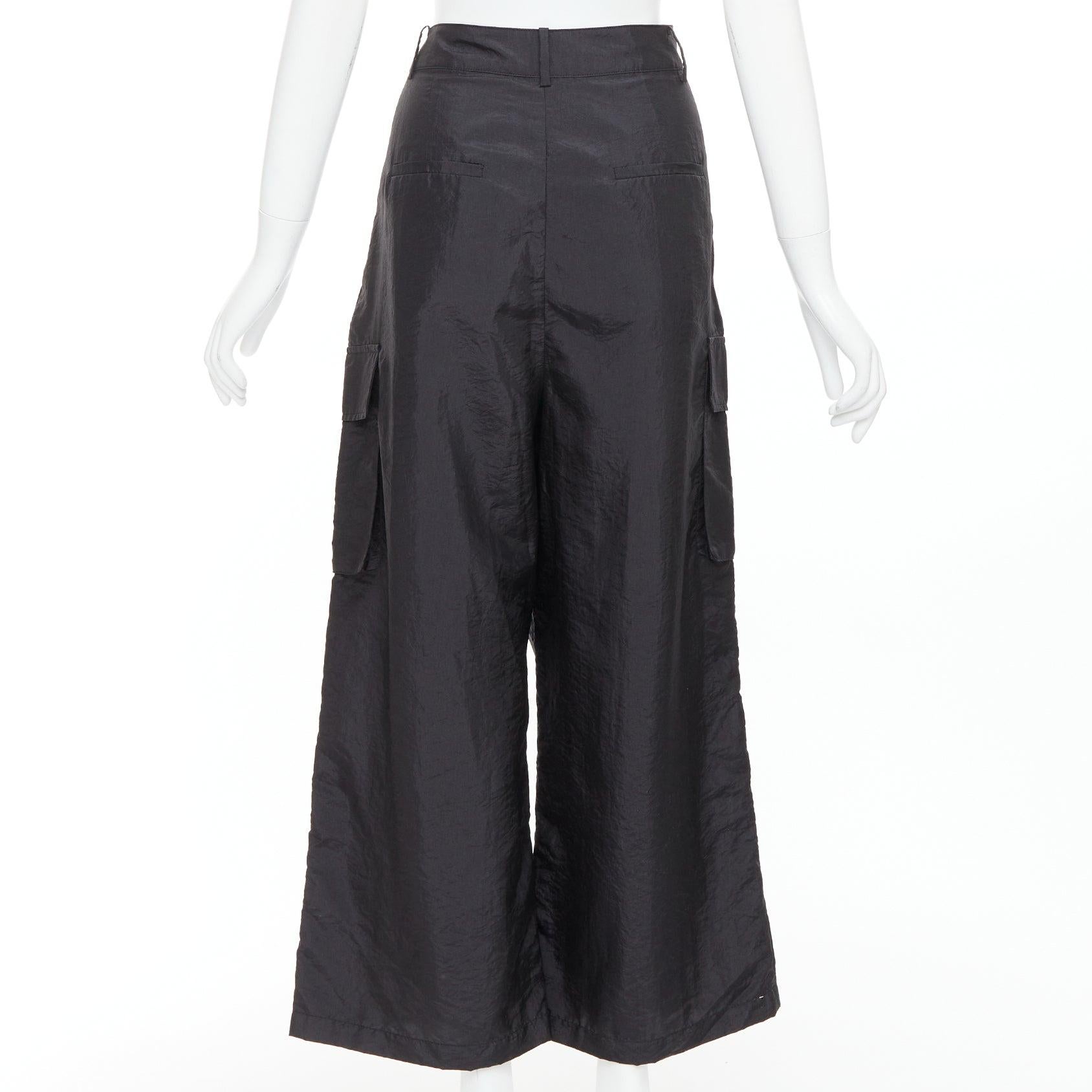 Tibi - Pantalon large cargo à poches en nylon noir à effet froissé US6 M Pour femmes en vente
