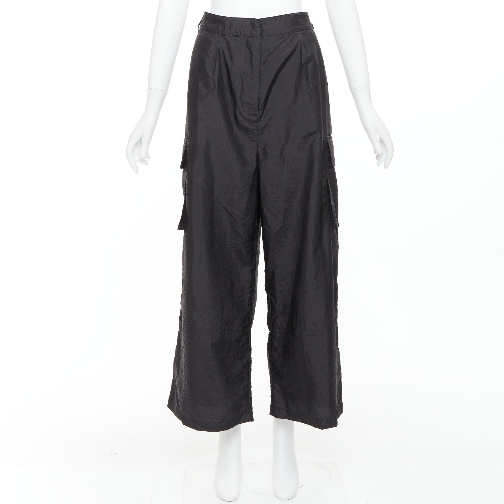 Tibi - Pantalon large cargo à poches en nylon noir à effet froissé US6 M en vente 4