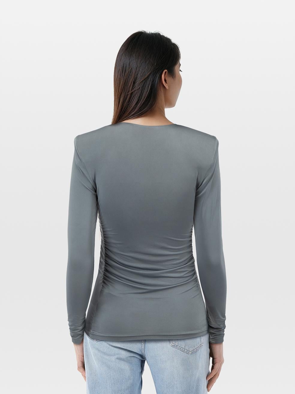 L'ÉTAT est Jamais porté, avec les étiquettes. En raison d'un mauvais stockage du haut, il y a des marques sur le devant de ce nouvel article de revente de créateur Tibi.
 
 Détails
 
 
 Gris
 
 Polyester
 
 Top
 
 Manches longues
 
 Détail froncé