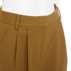 Pantaloni corti TIBI a vita alta con plissettatura sul davanti, in twill misto cotone color marrone chiaro, taglia US0