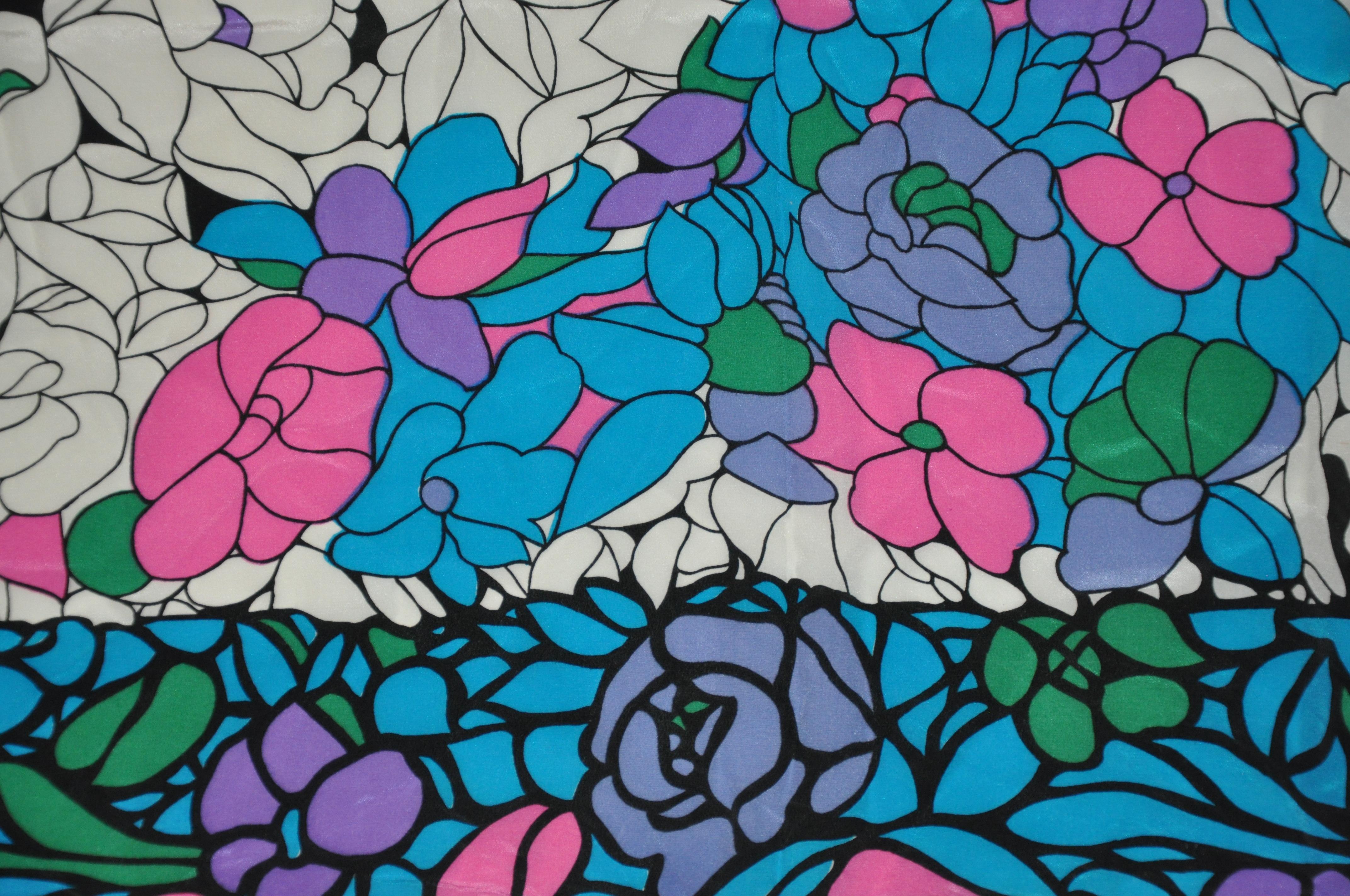 Tibi - Écharpe en soie à fleurs avec des nuances merveilleusement fantaisistes de turquoise et de roses tombants Unisexe en vente