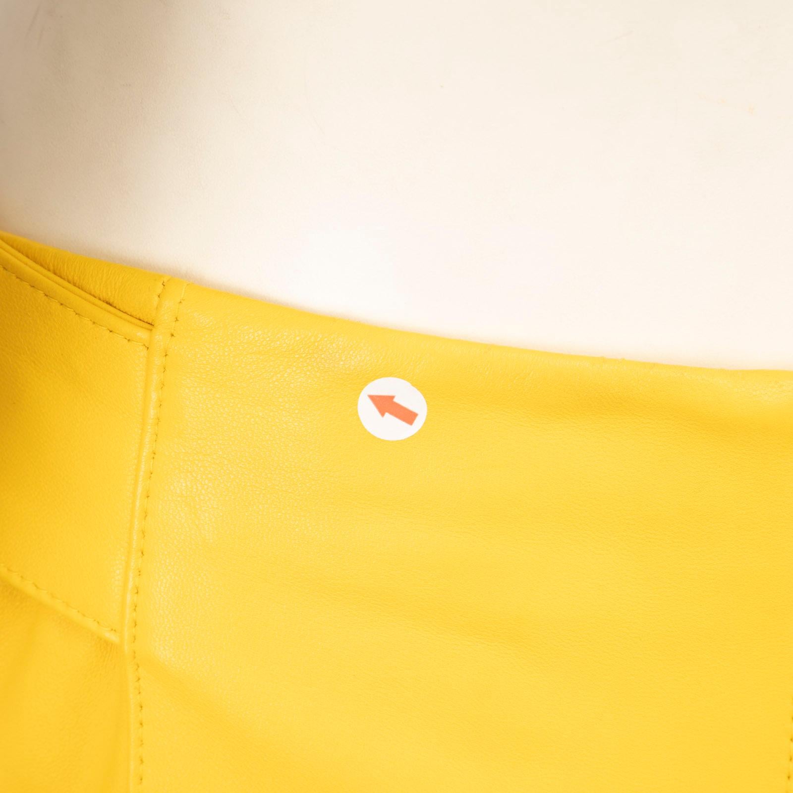 Tibi Falda Midi Asimétrica Piel Amarilla Talla L en venta 4
