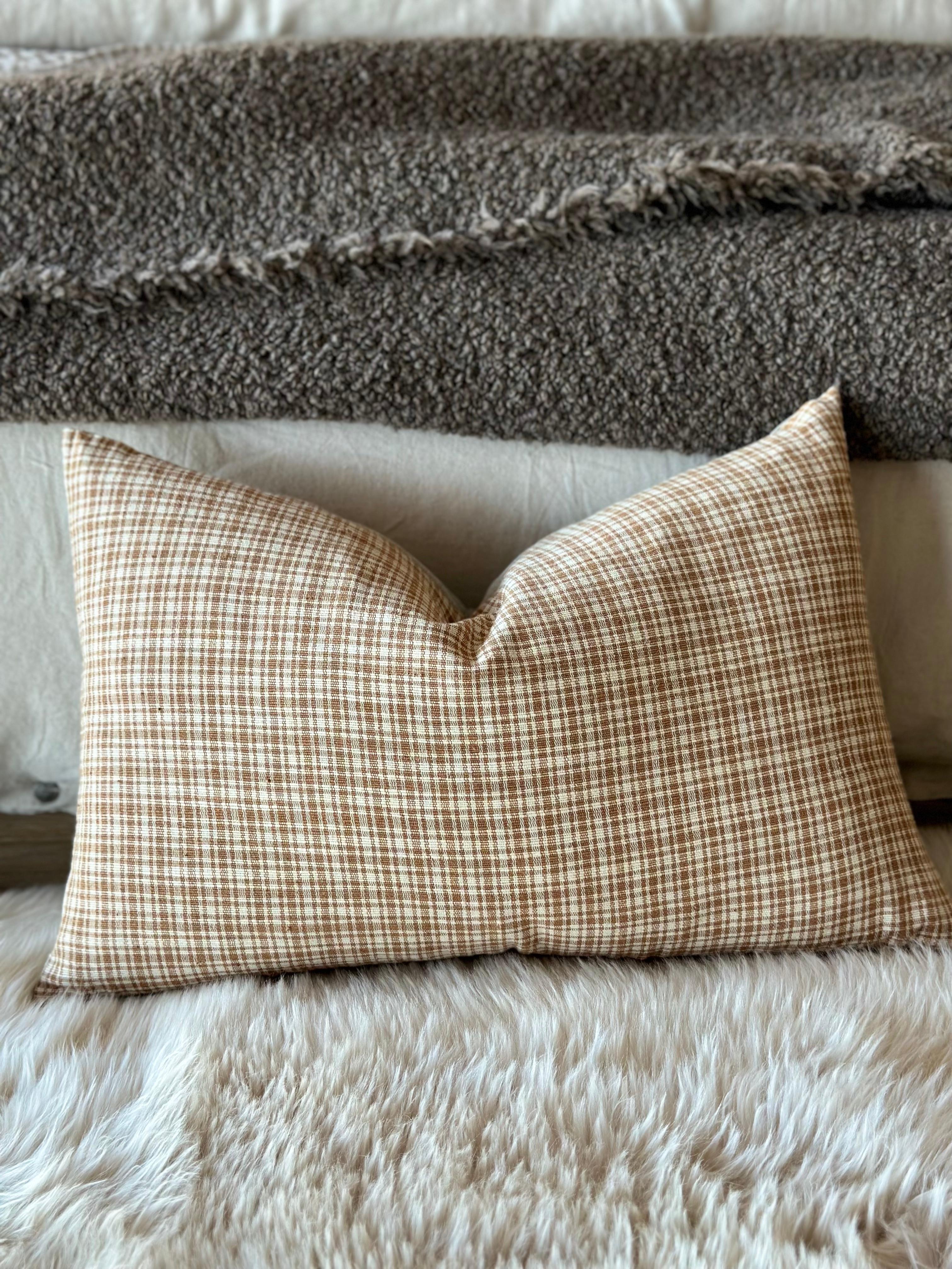 Tiburon Woven Brown Plaid Lumbar Pillow With Down Feather Insert In New Condition For Sale In Brea, CA