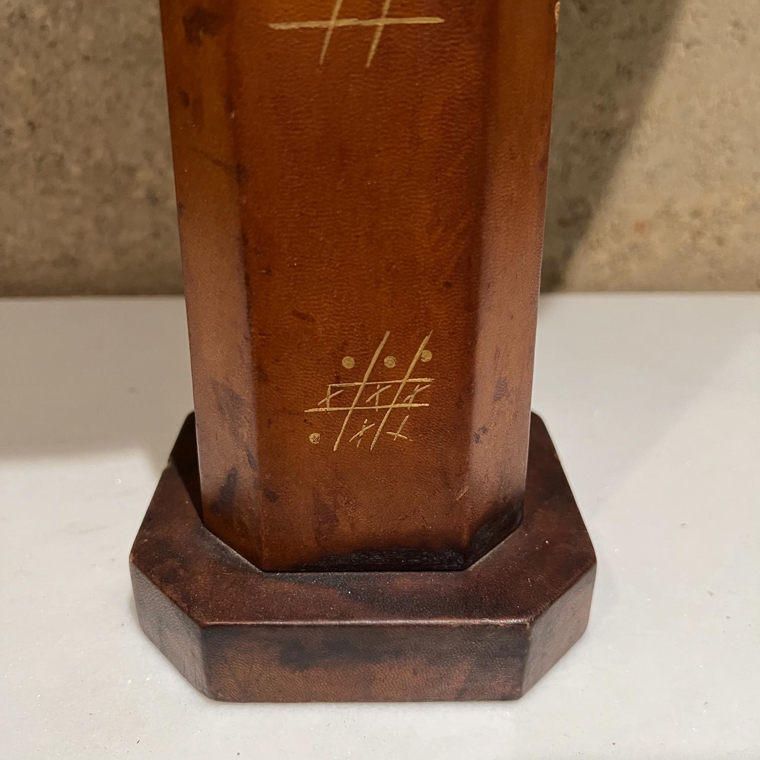 Tic- Tac - Toe Hand Painted Leather Table Lamp with Gold Design Mexico 1950s For Sale 5