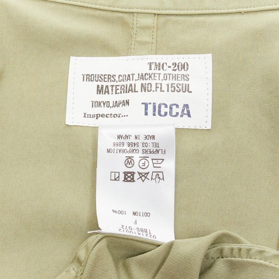 TICCA gewaschene grüne Parkettjacke aus 100 % Baumwolle mit Krawattenkragen in der Mitte im Angebot 4