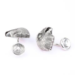 Tichu Cats Eye Falcon Face Cufflink in Sterling Silver