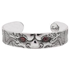 Brazalete Tichu Ojo de Dragón Granate Plata de Ley y Cuarzo Cristal Talla M