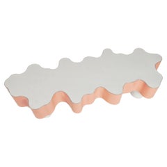 Tavolino Tidal di Bert Furnari, Biomorfo in alluminio rosa bianco verniciato a polvere